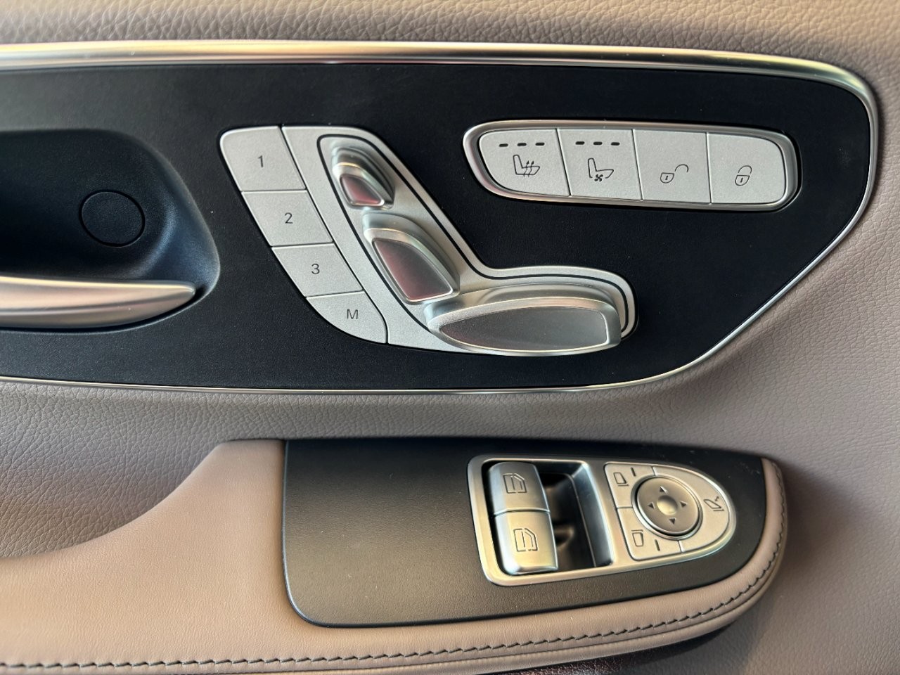 Mercedes-Benz V 300 d / Exclusive / L / 4M - Obrázek 21