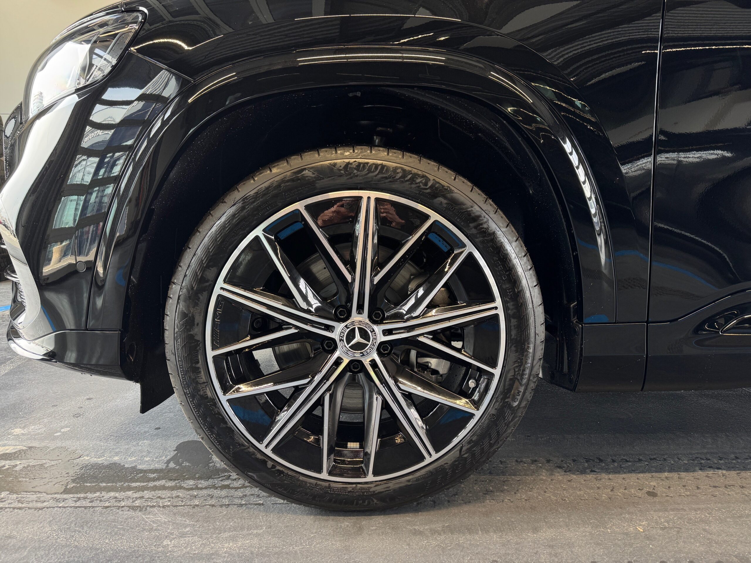 Mercedes-Benz GLB 250+ s technologií EQ - Obrázek 5