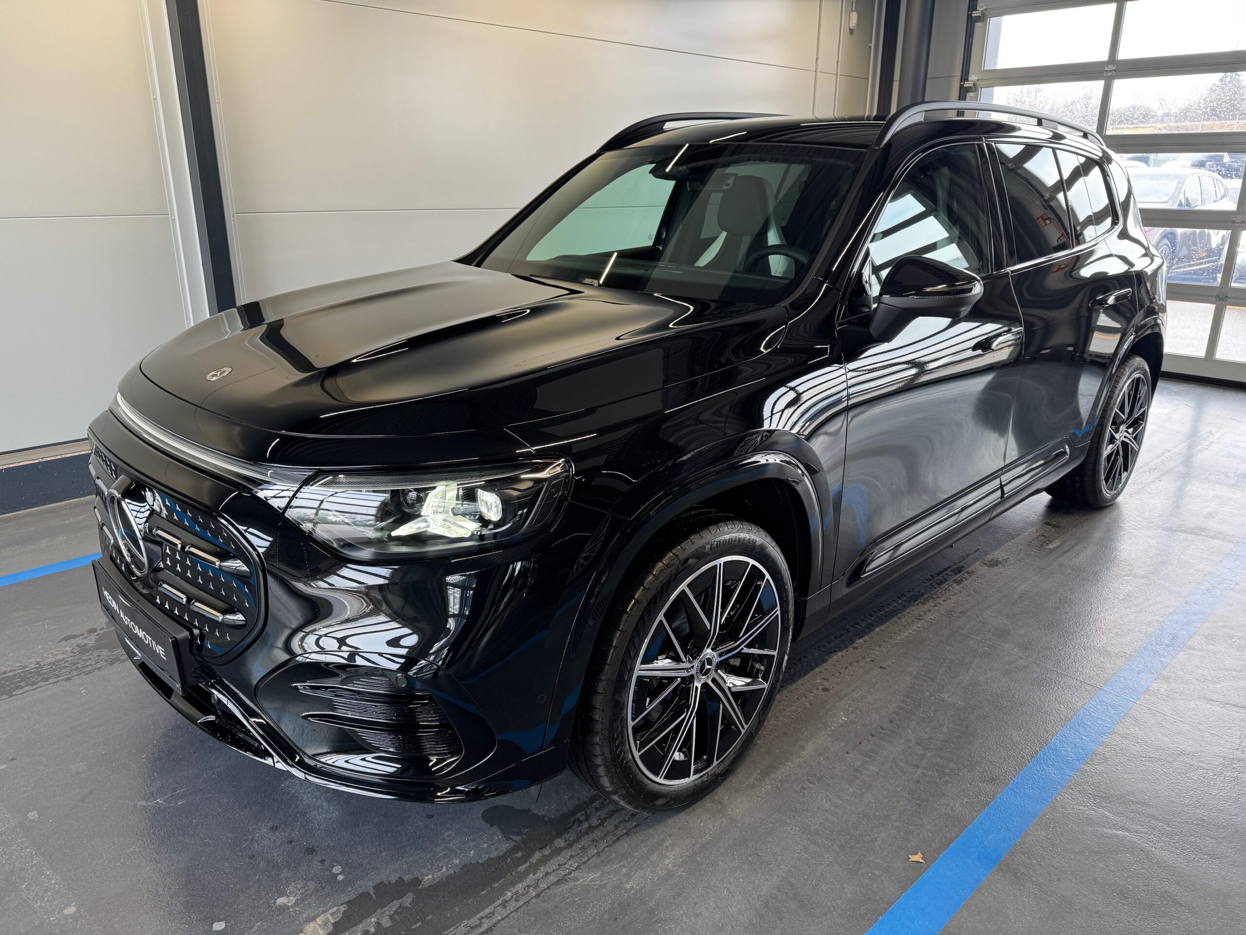 Mercedes-Benz GLB 250+ s technologií EQ