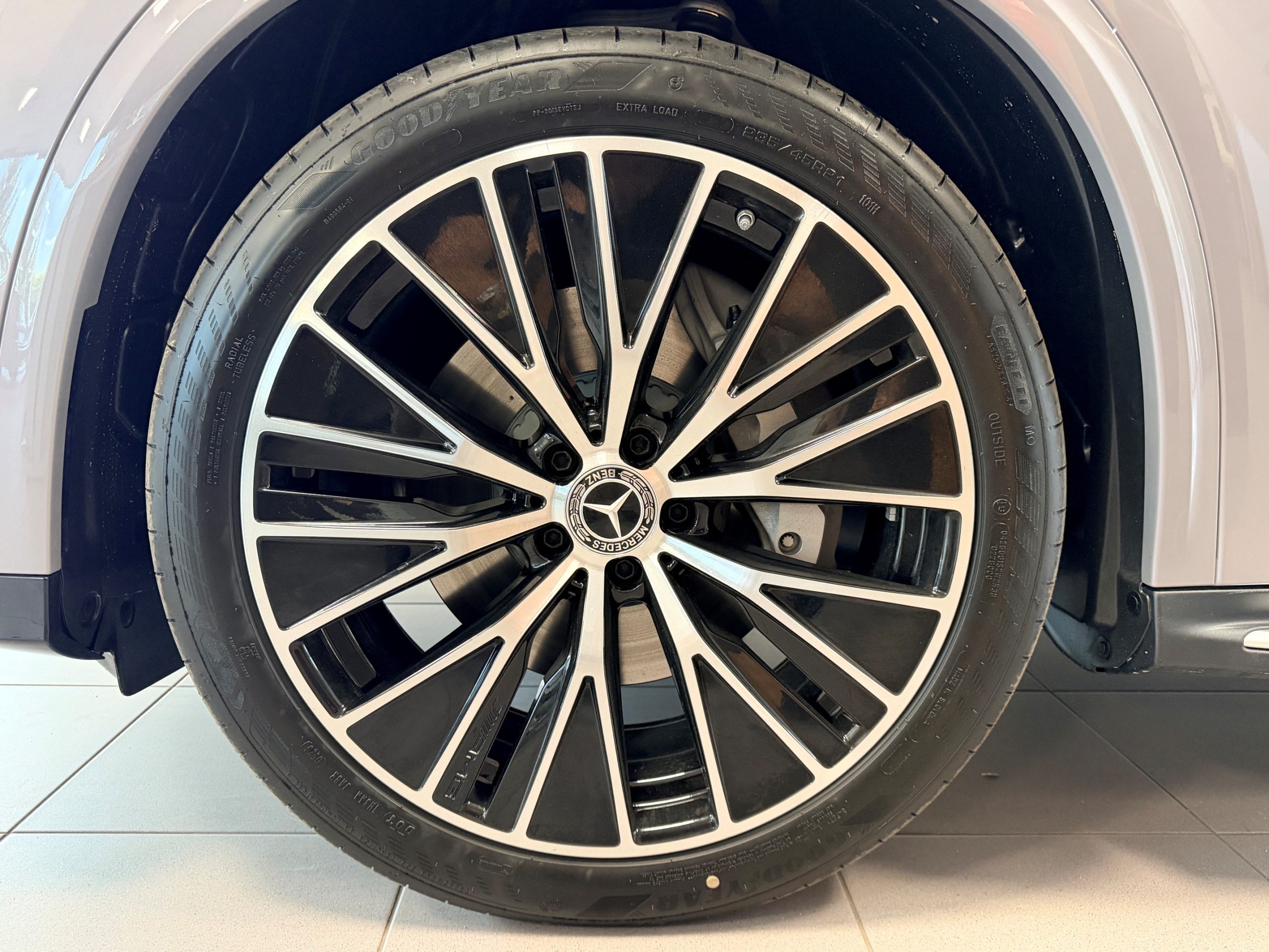 Mercedes-Benz GLC 400 4MATIC s technologií EQ - Obrázek 4