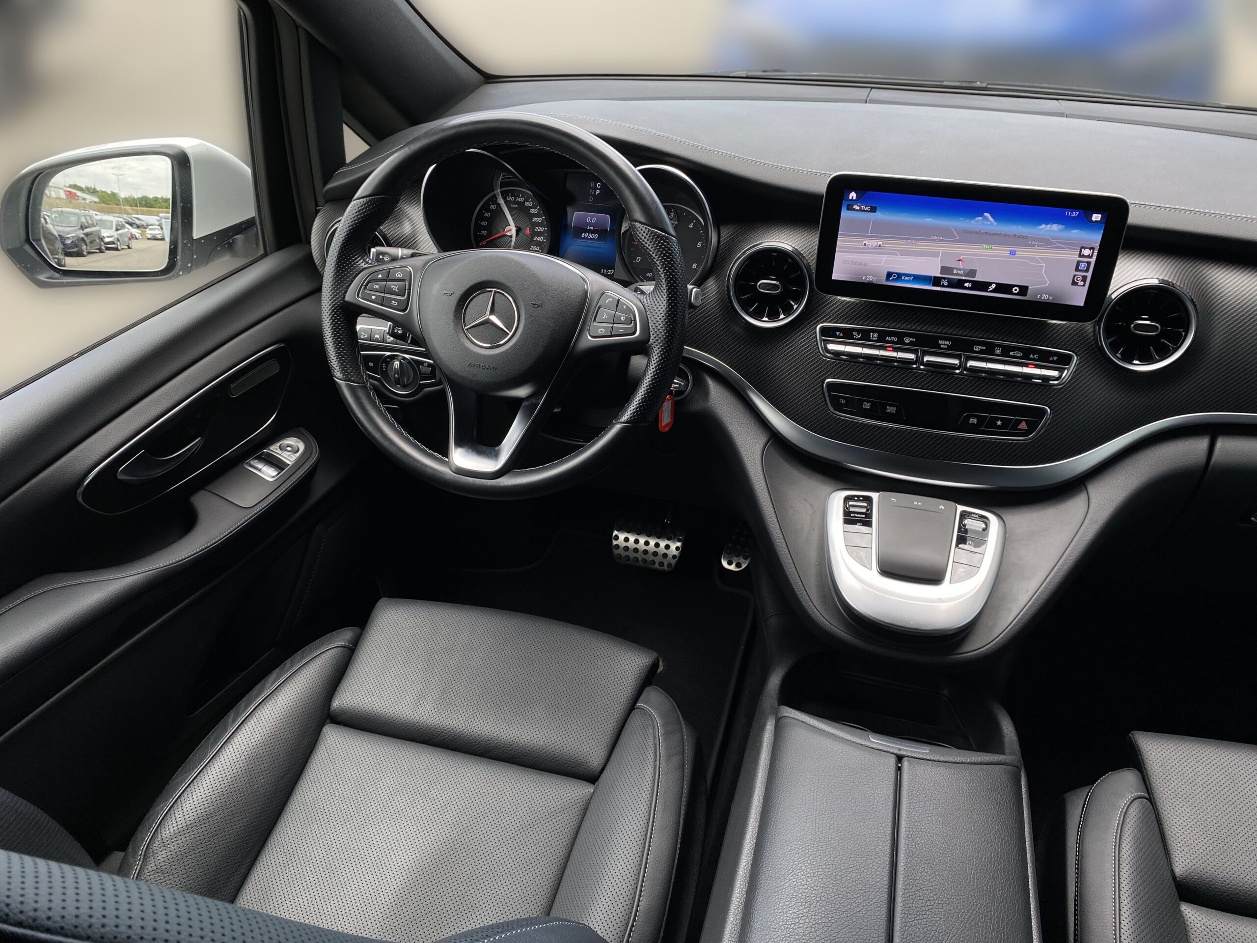 Mercedes-Benz V 300 d 4M long - Obrázek 13