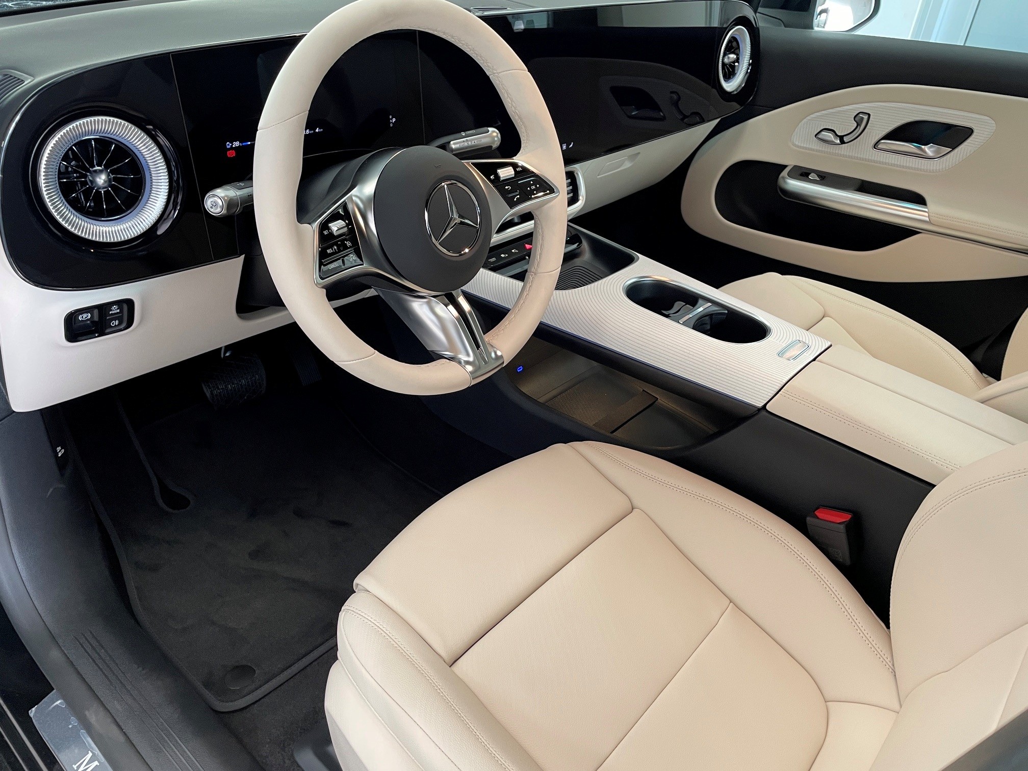 Mercedes-Benz CLA 350 4MATIC s technologií EQ - Obrázek 2
