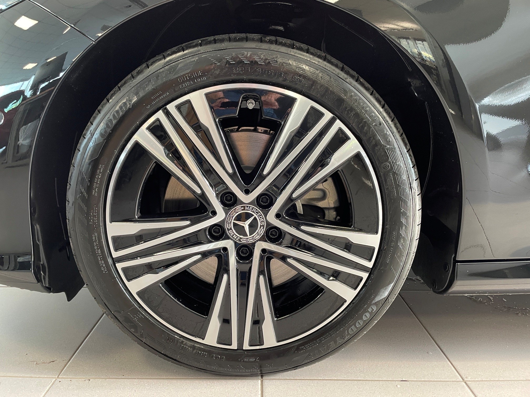 Mercedes-Benz CLA 350 4MATIC s technologií EQ - Obrázek 5