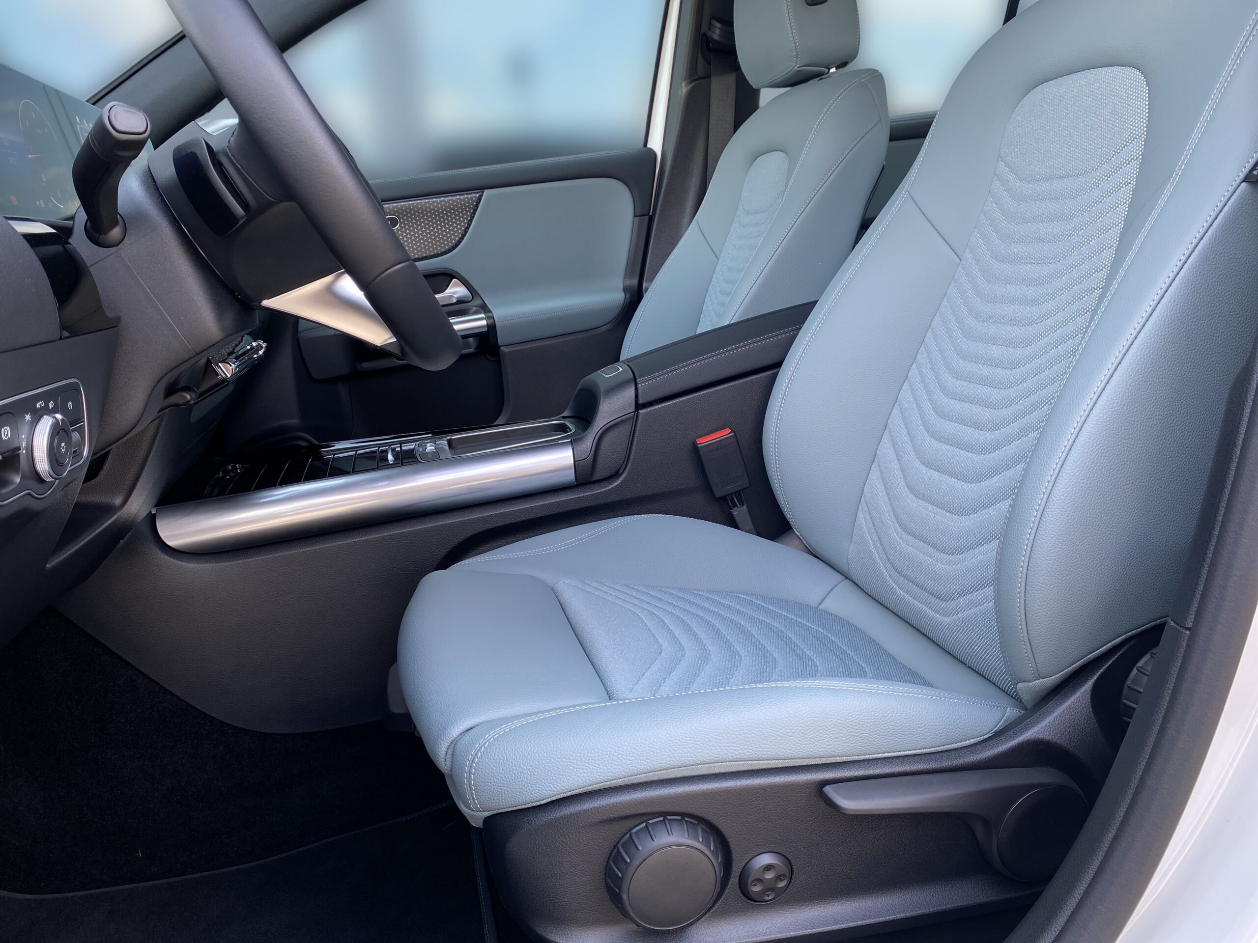 Mercedes-Benz GLA 180 d - Obrázek 10