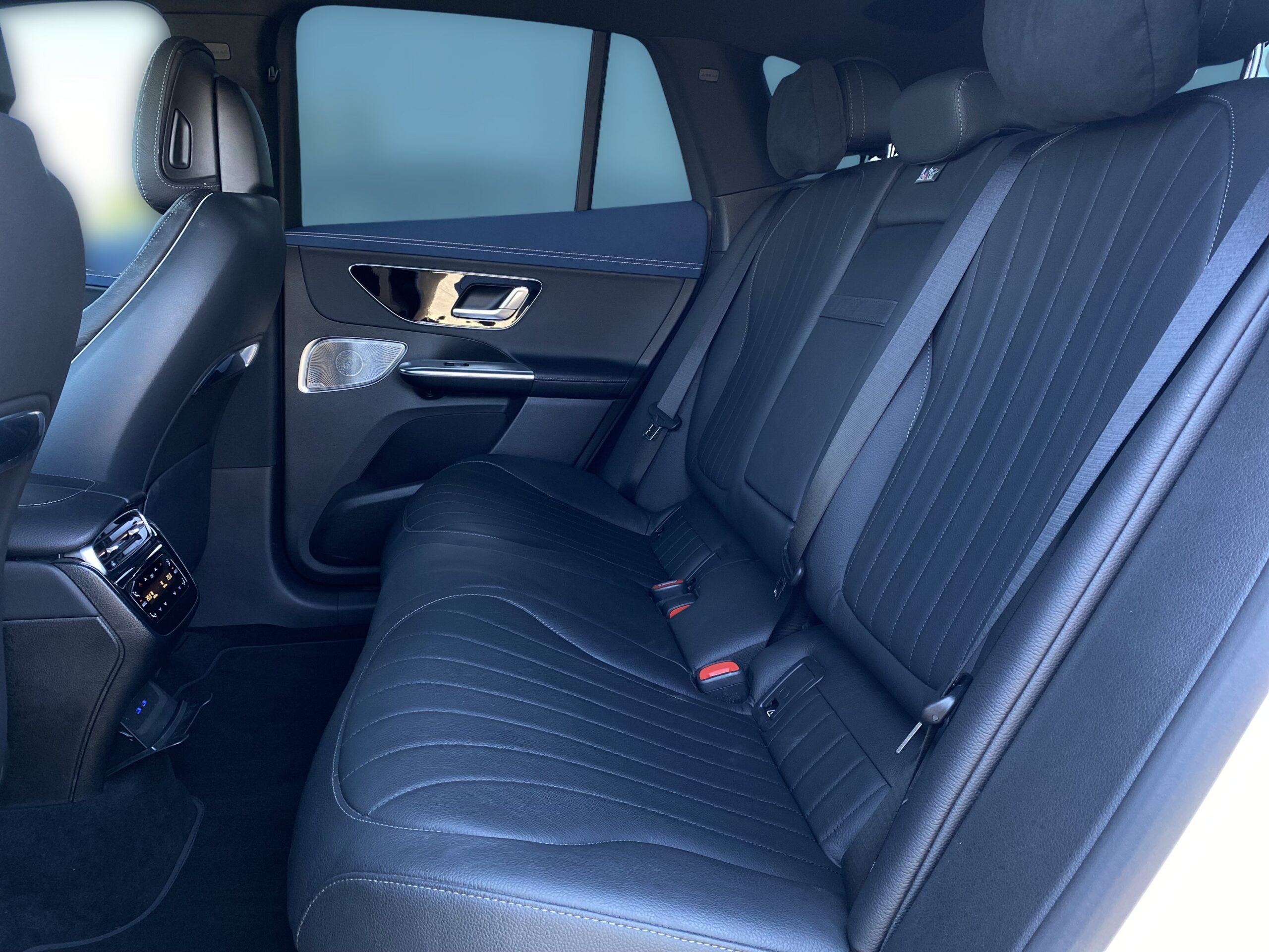 Mercedes-Benz EQE 350 4MATIC SUV - Obrázek 11