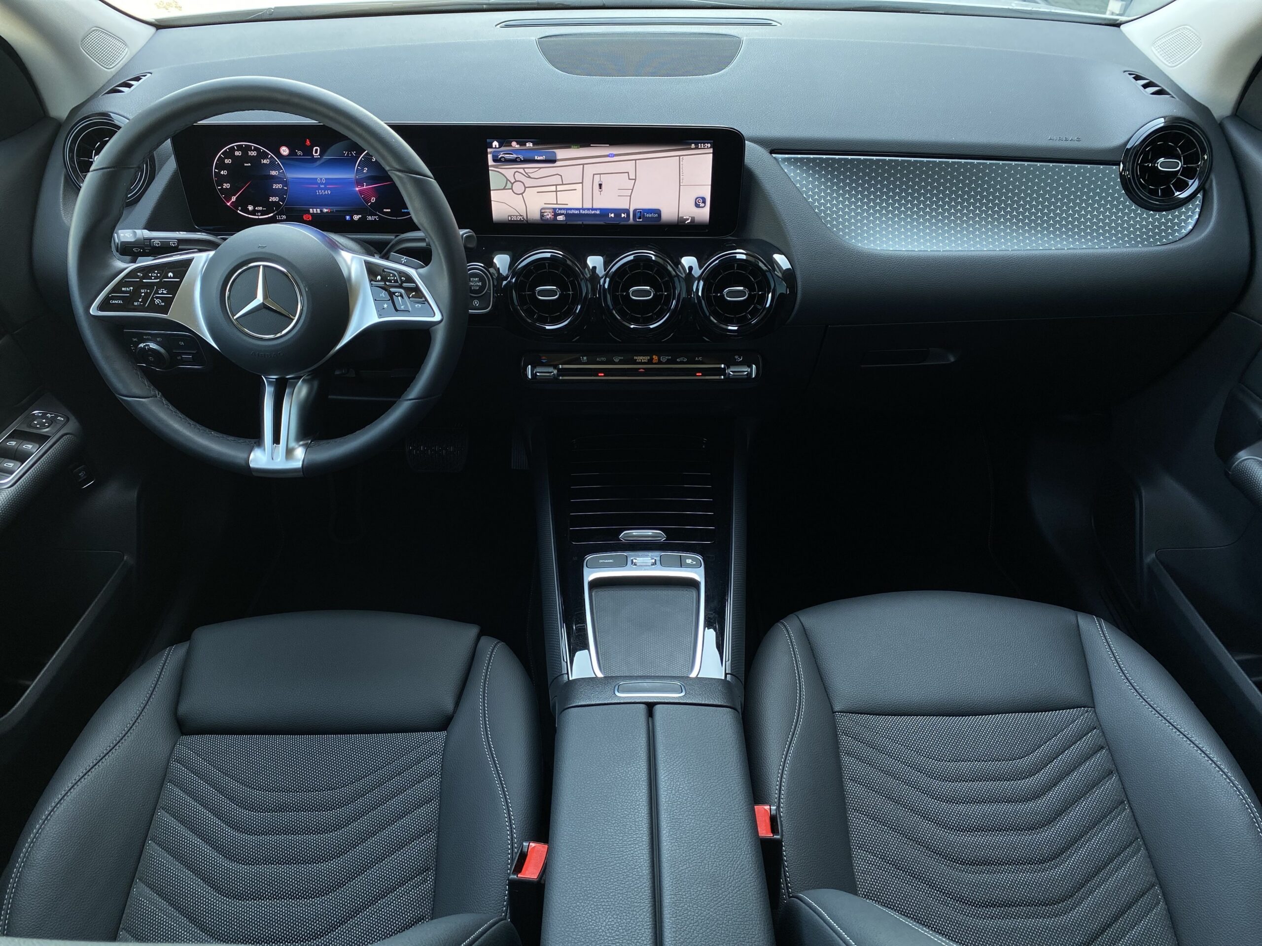 Mercedes-Benz GLA 220 4MATIC - Obrázek 11
