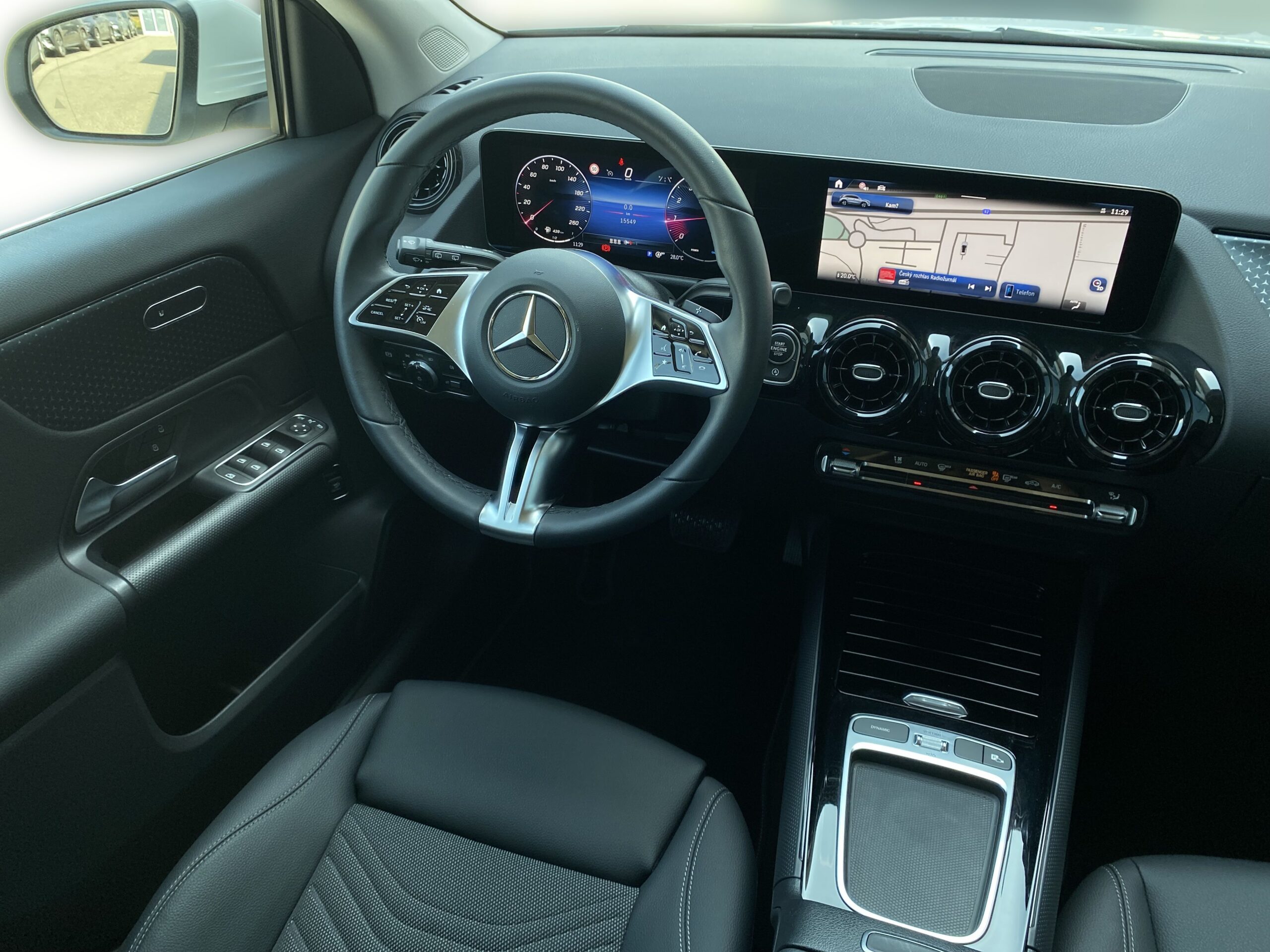 Mercedes-Benz GLA 220 4MATIC - Obrázek 12