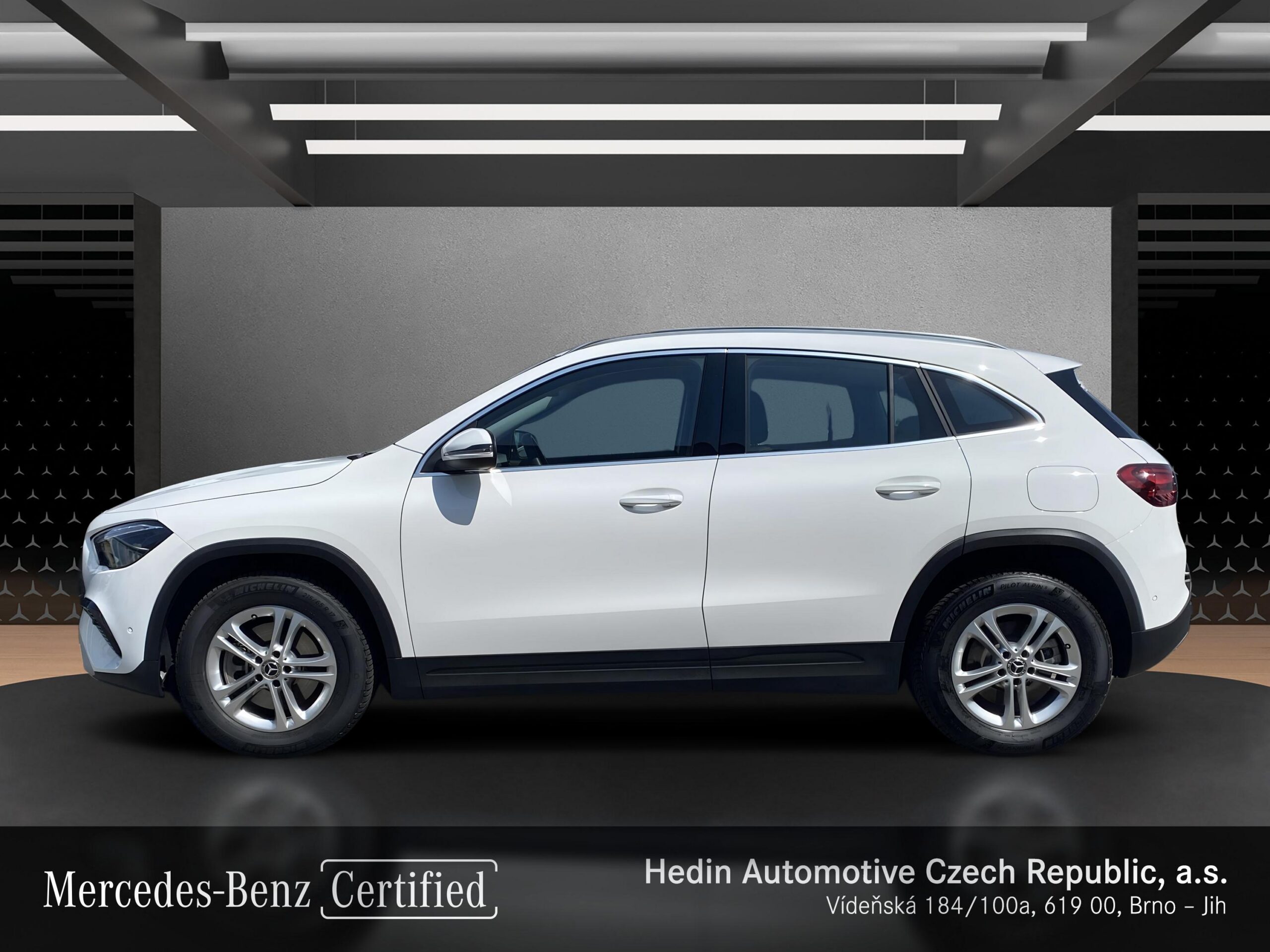 Mercedes-Benz GLA 220 4MATIC - Obrázek 2