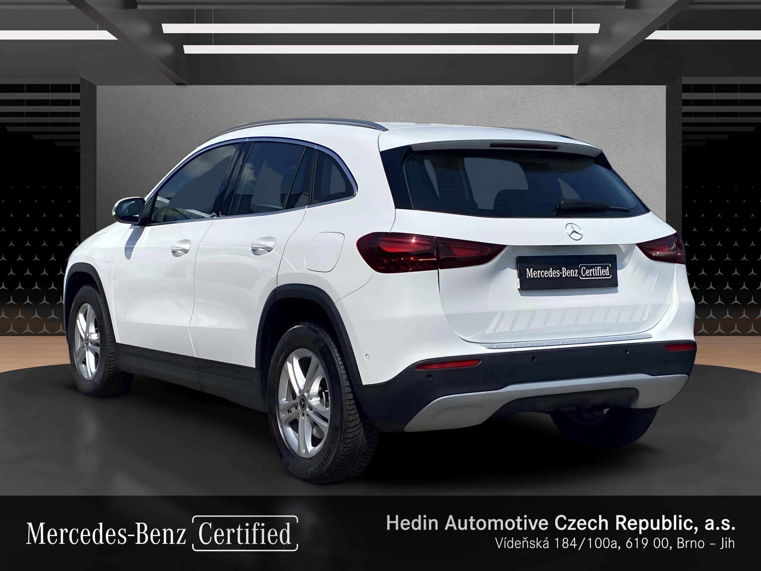 Mercedes-Benz GLA 220 4MATIC - Obrázek 3
