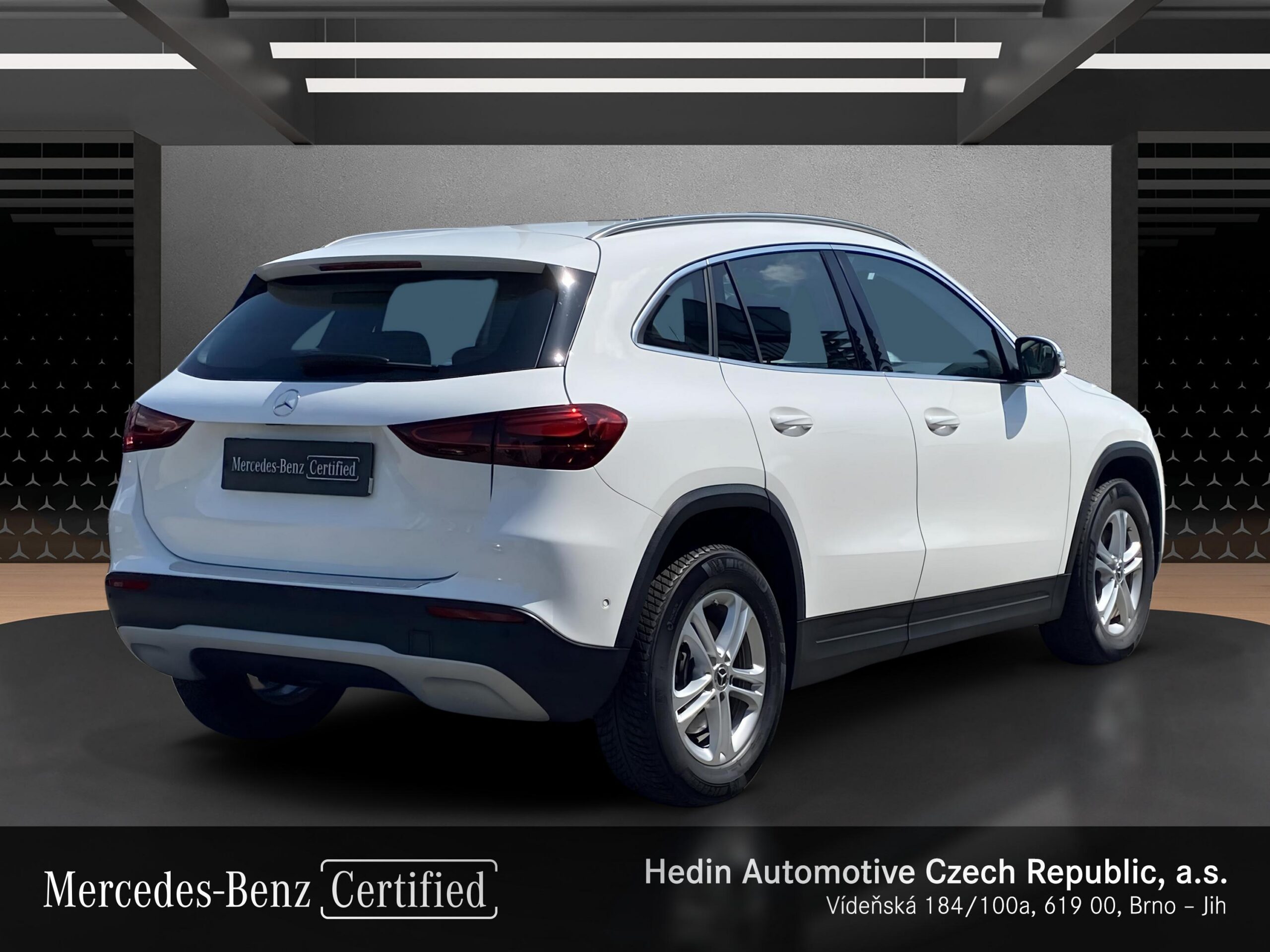 Mercedes-Benz GLA 220 4MATIC - Obrázek 5