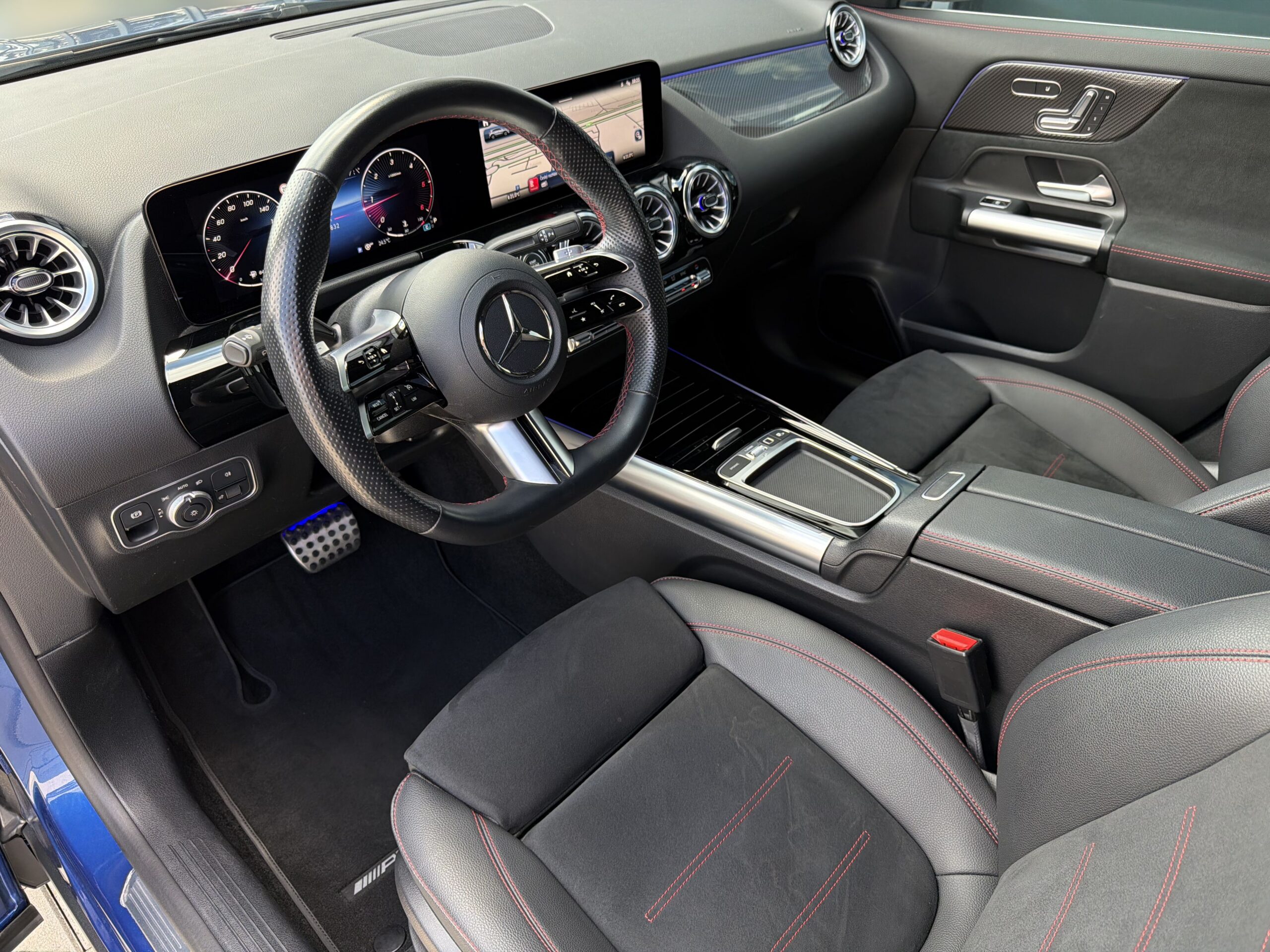 Mercedes-Benz GLA 200 d 4M - Obrázek 9