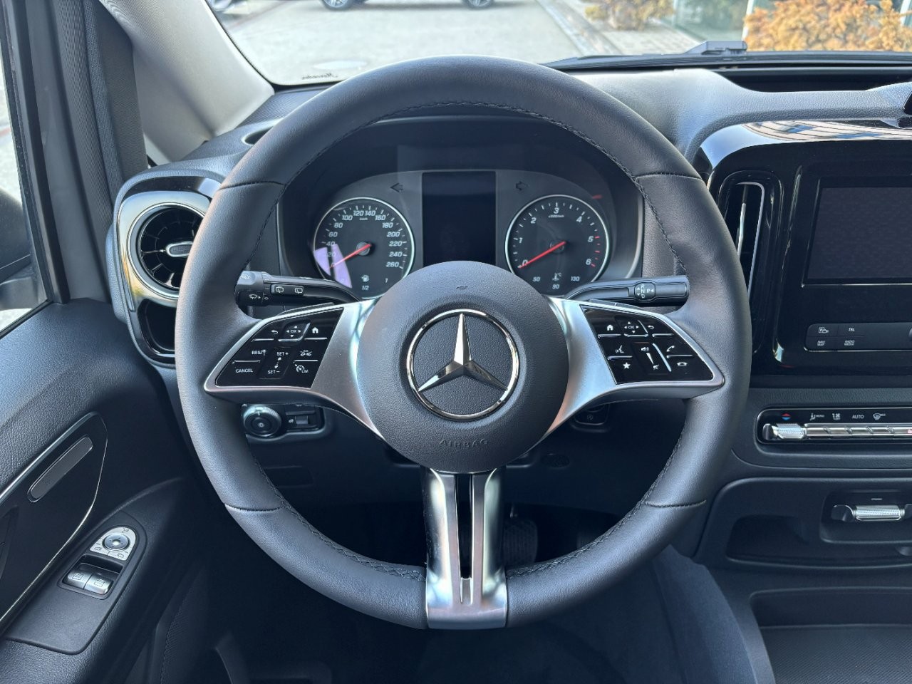 Mercedes-Benz Vito 124 CDI / Tourer Select / L - Obrázek 15