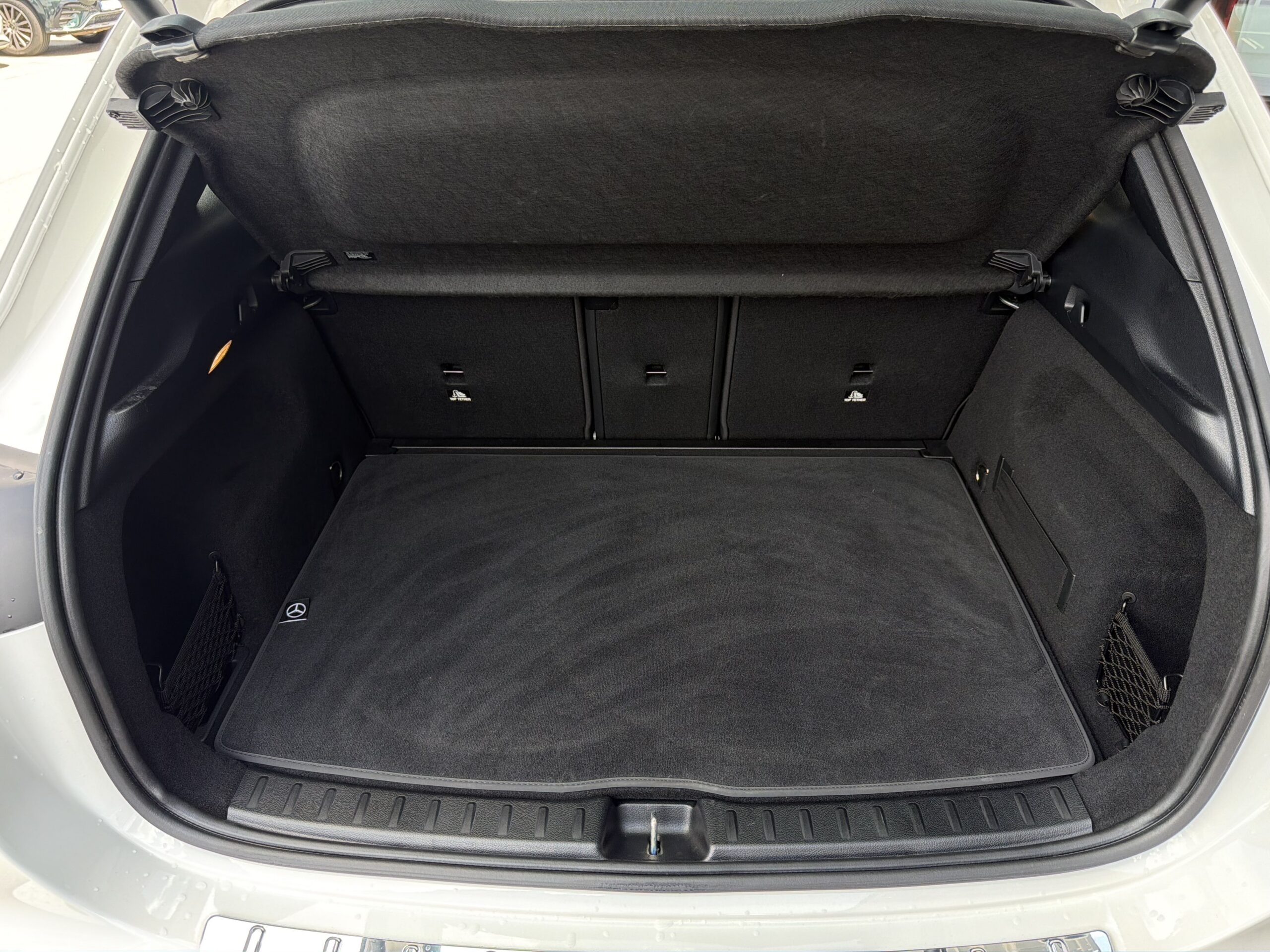 Mercedes-Benz GLA 200 d 4M - Obrázek 25