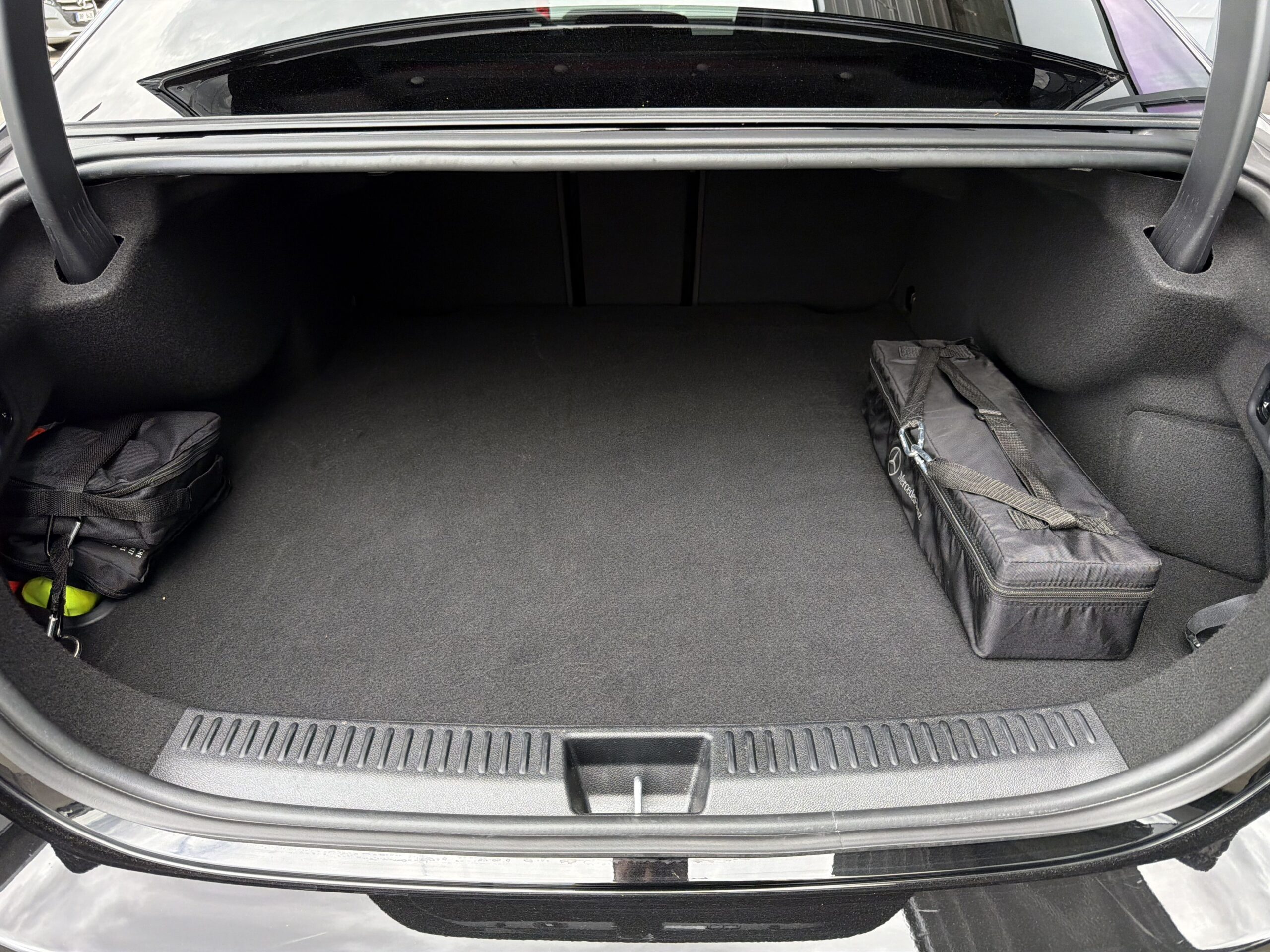 Mercedes-Benz E 300 de 4MATIC - Obrázek 25