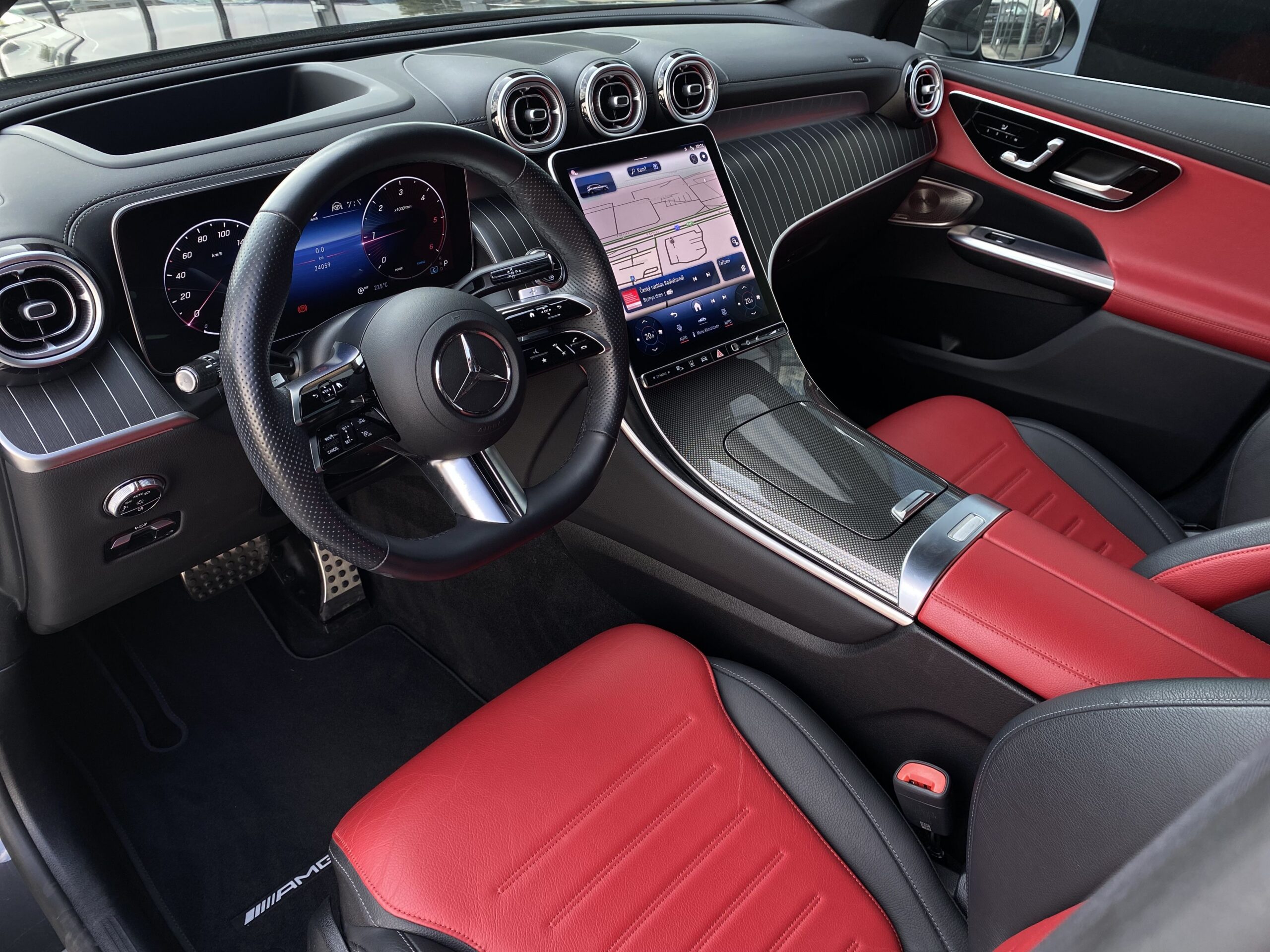 Mercedes-Benz GLC 300 d 4M AMG - Obrázek 9