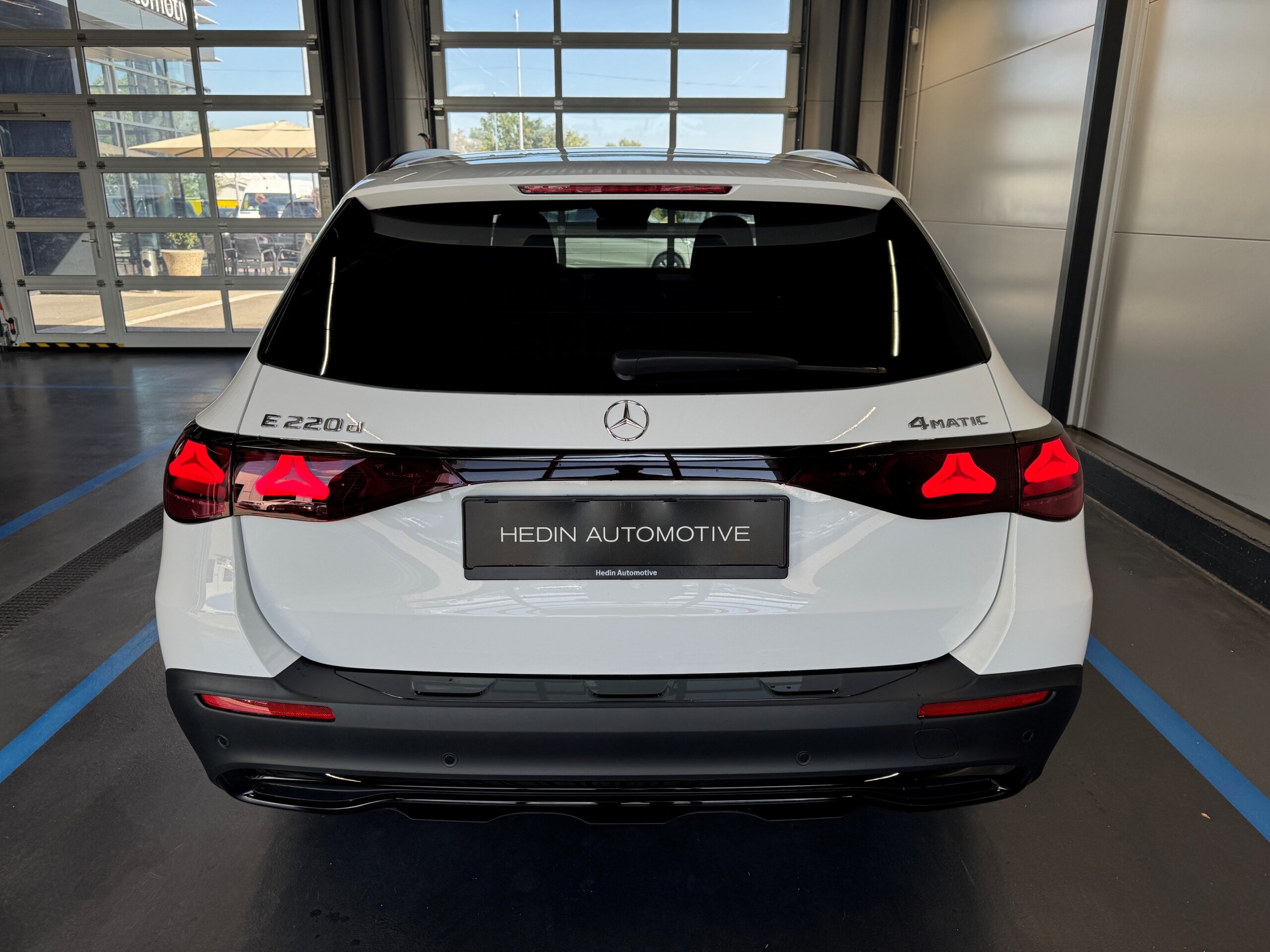 Mercedes-Benz E 220 d 4MATIC All-Terrain - Obrázek 4