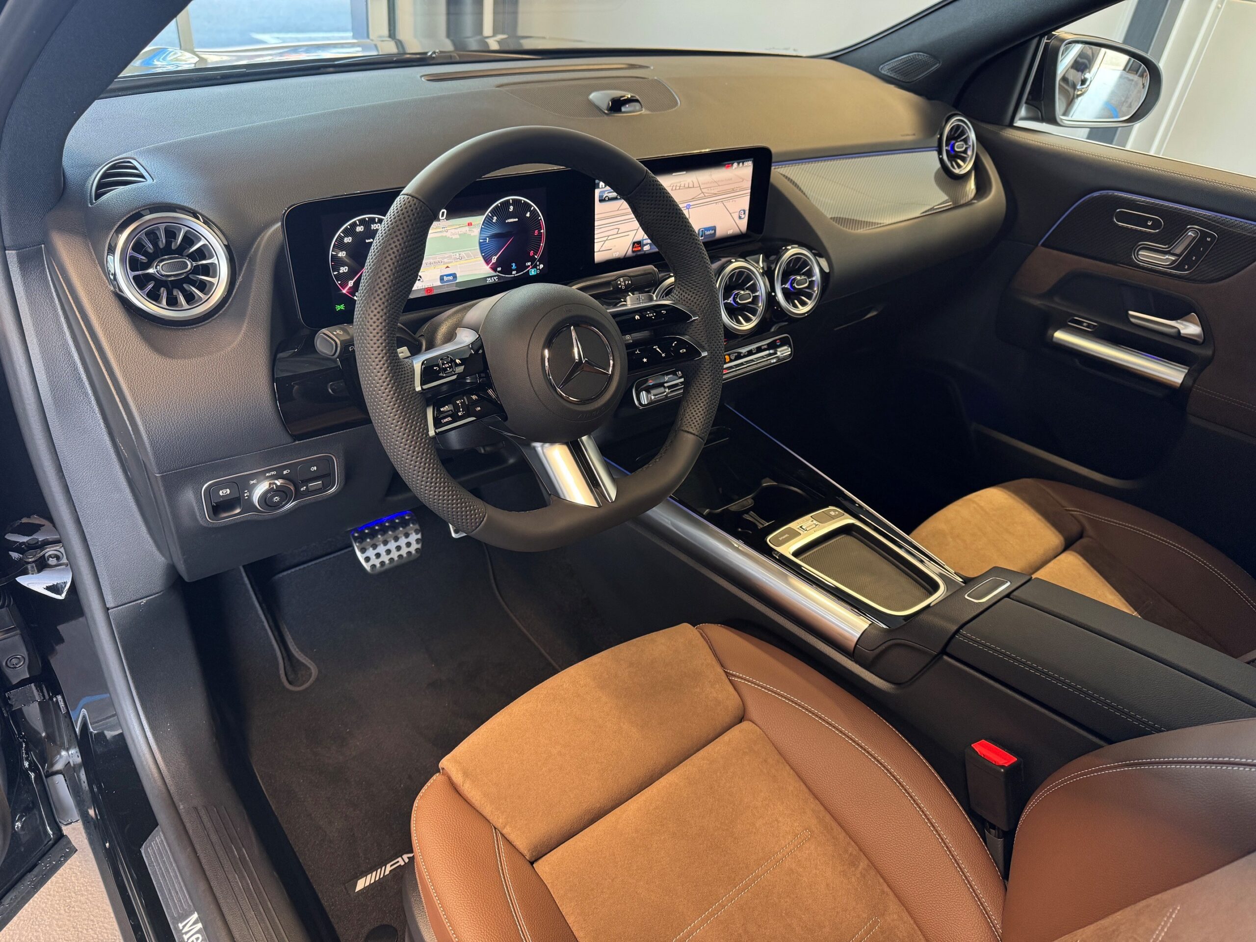 Mercedes-Benz GLA 200 d 4M - Obrázek 2
