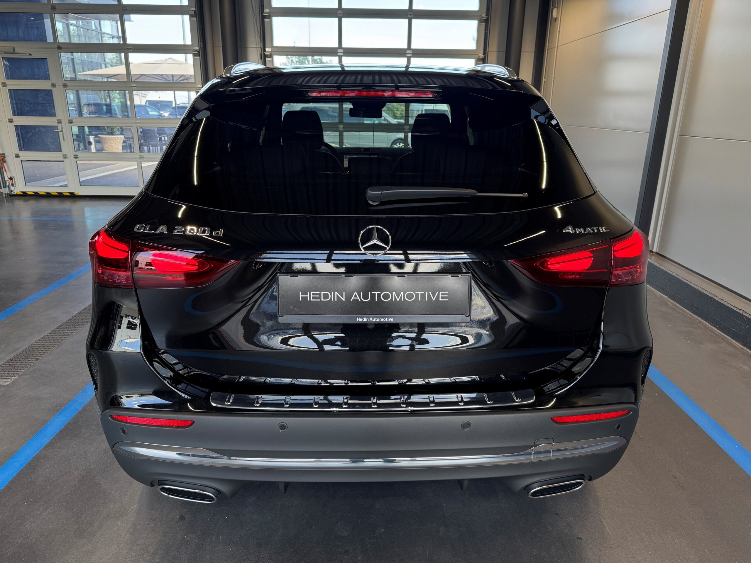 Mercedes-Benz GLA 200 d 4M - Obrázek 4