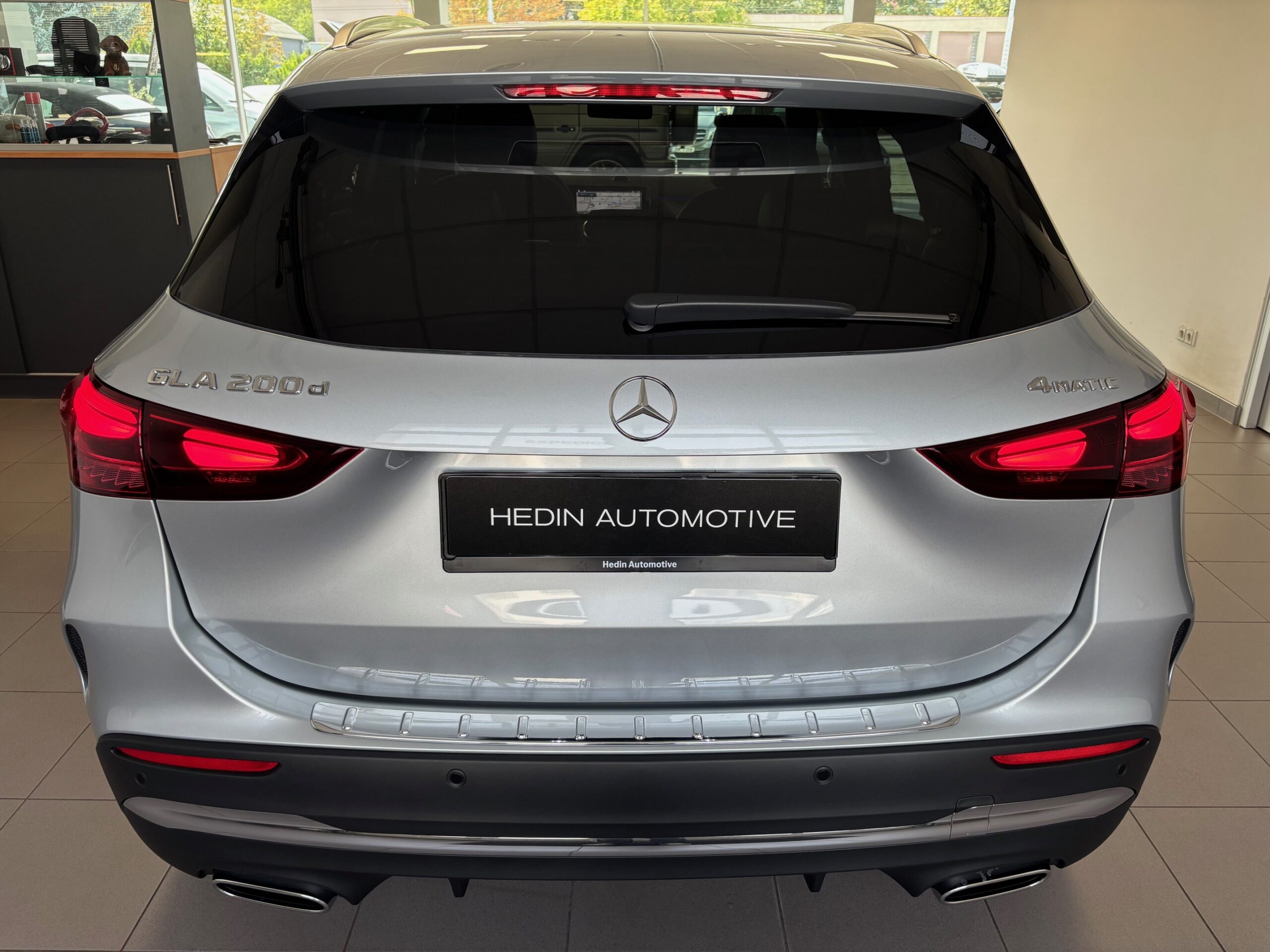 Mercedes-Benz GLA 200 d 4M - Obrázek 4