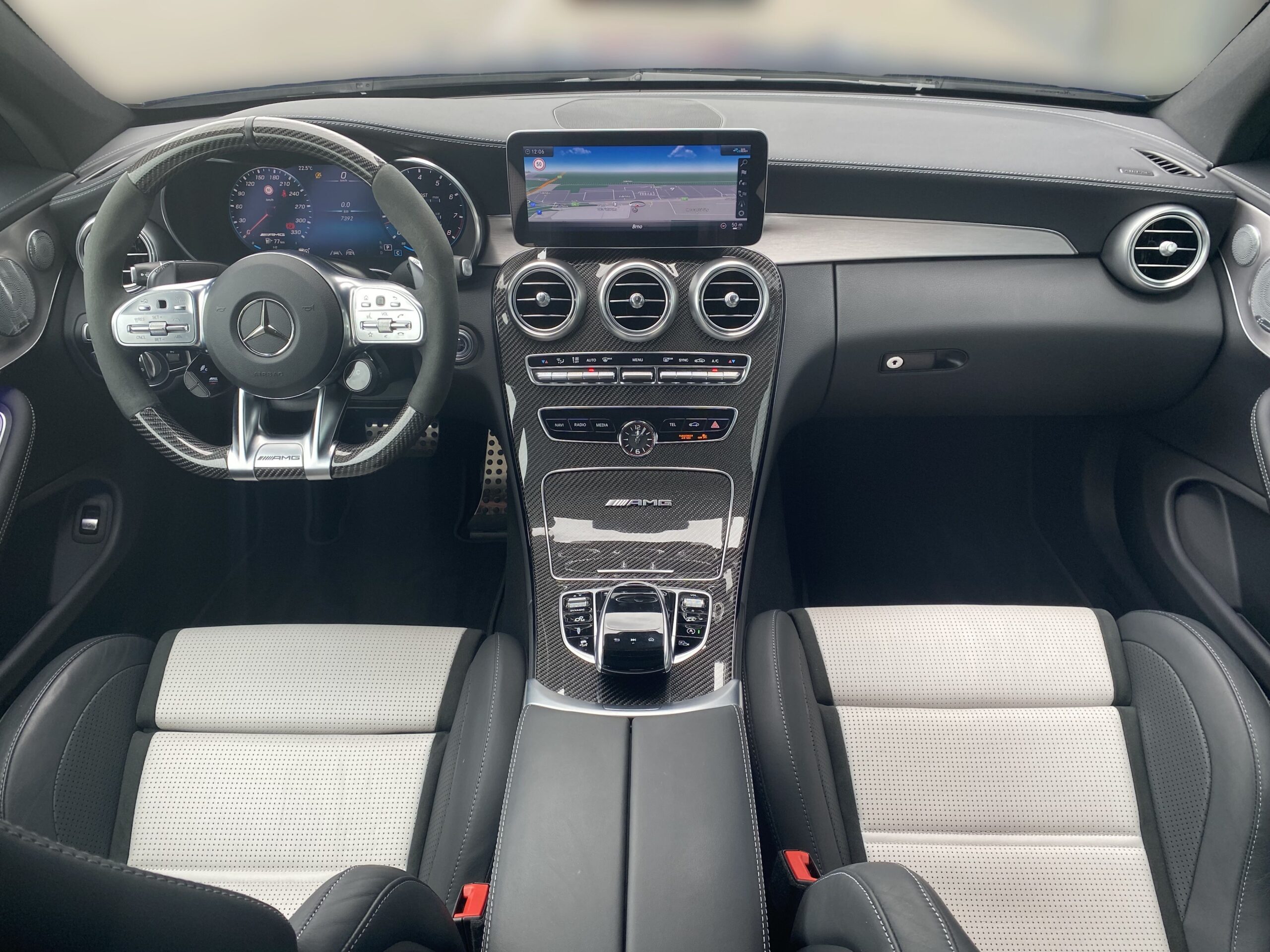 Mercedes-Benz C 63s AMG kupé - Obrázek 12