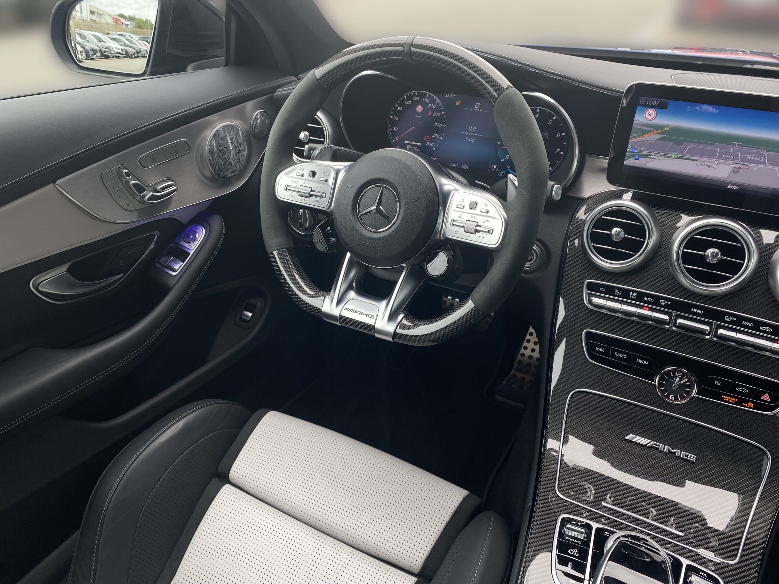 Mercedes-Benz C 63s AMG kupé - Obrázek 13