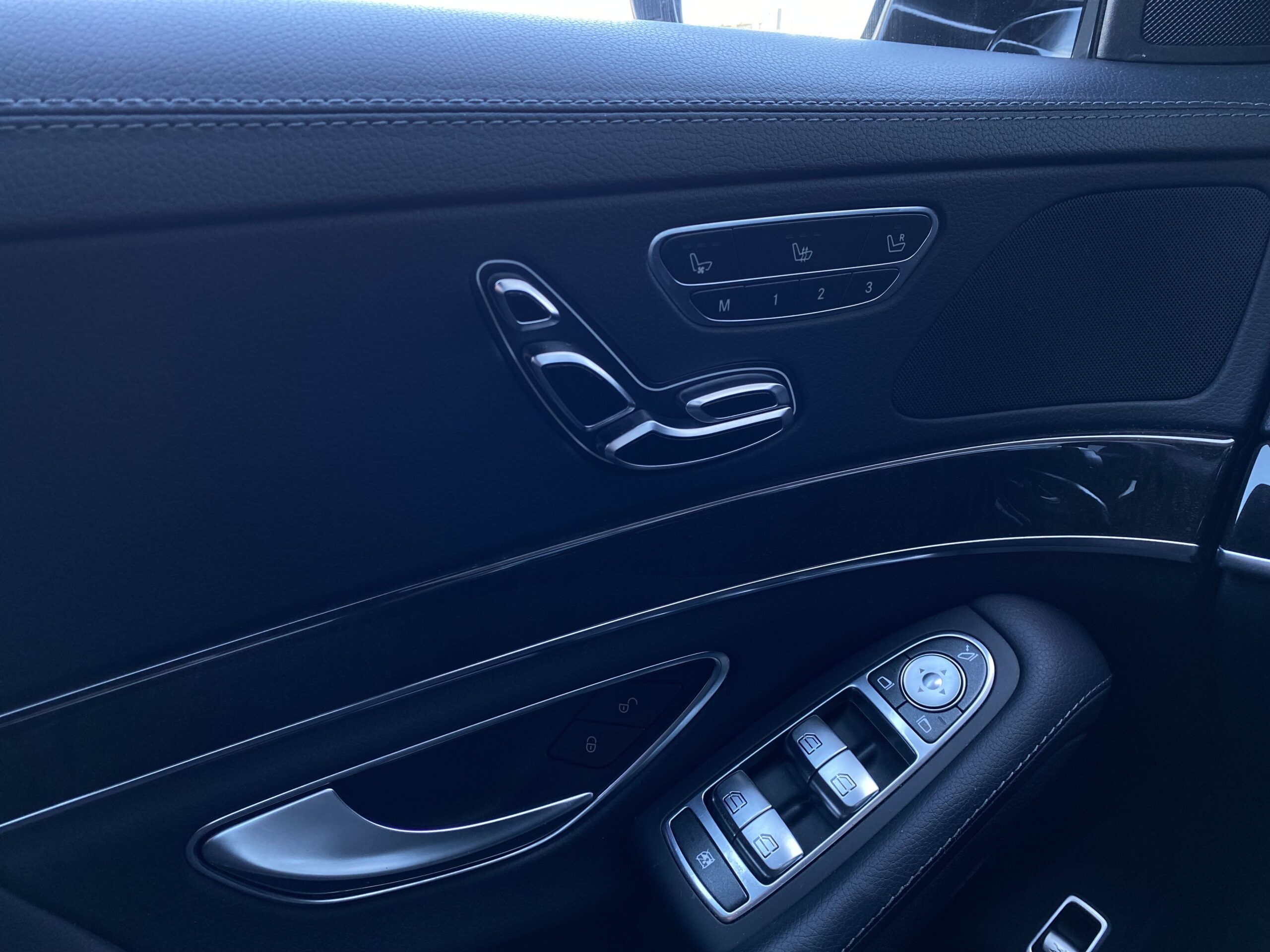 Mercedes-Benz S 350 d 4M - Obrázek 19