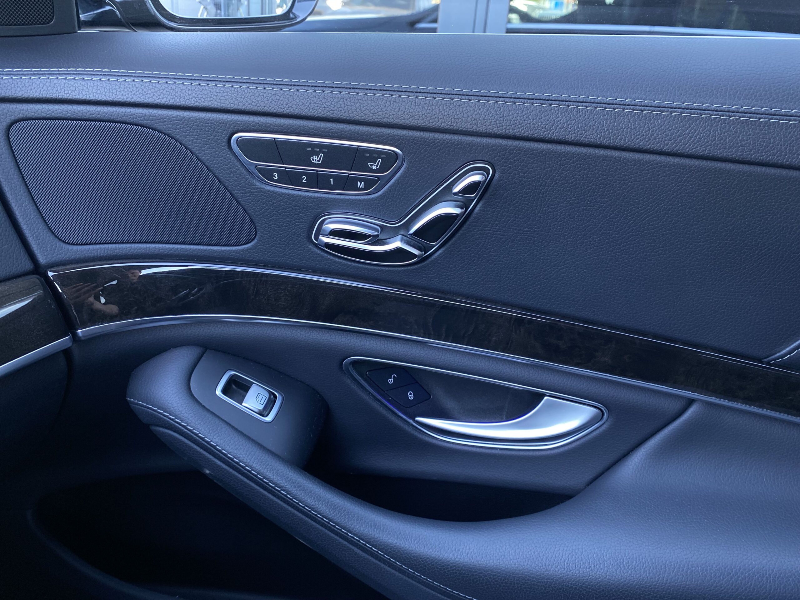 Mercedes-Benz S 350 d 4M - Obrázek 20