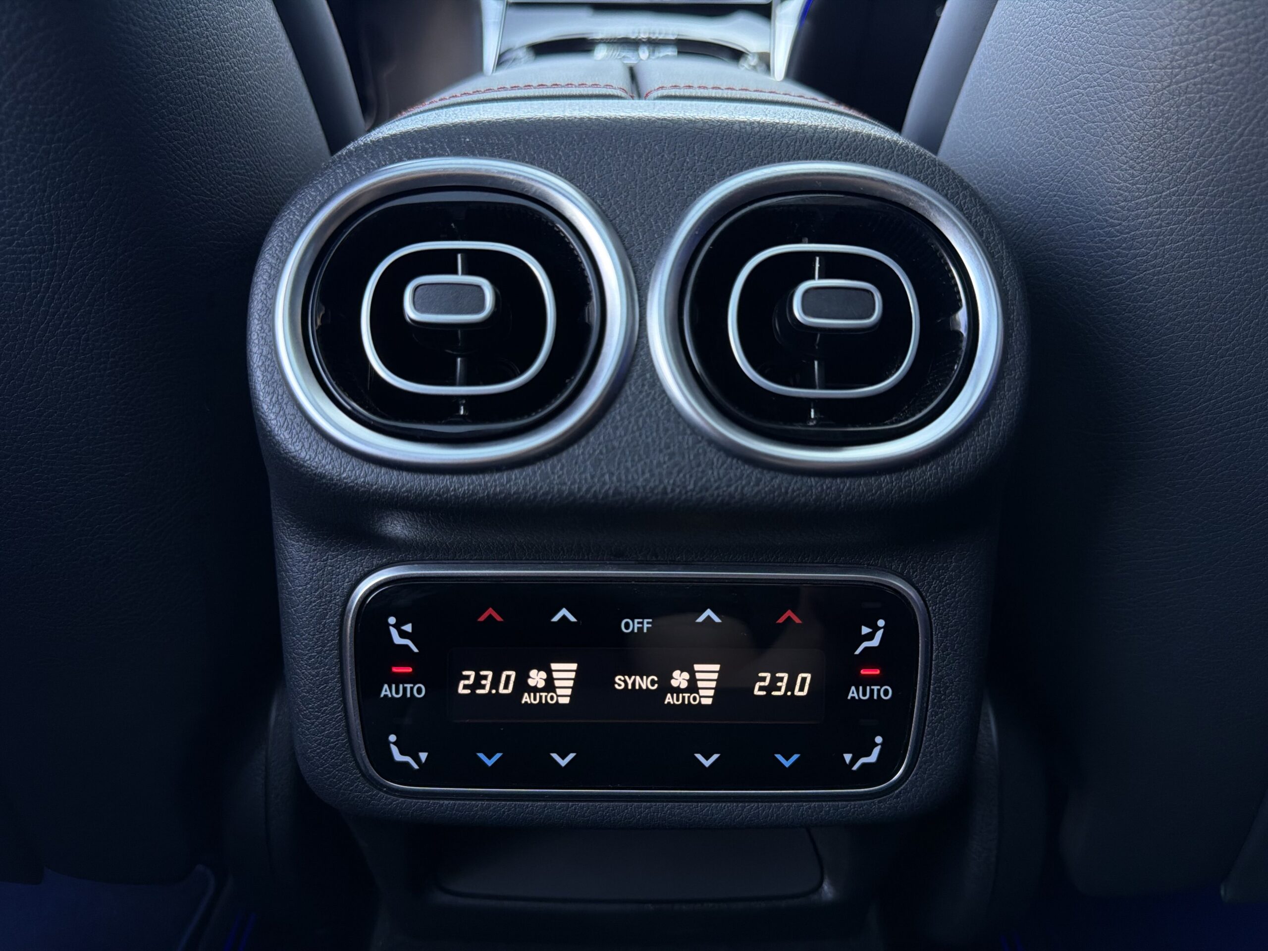 Mercedes-Benz Mercedes-AMG GLC 43 4MATIC - Obrázek 25