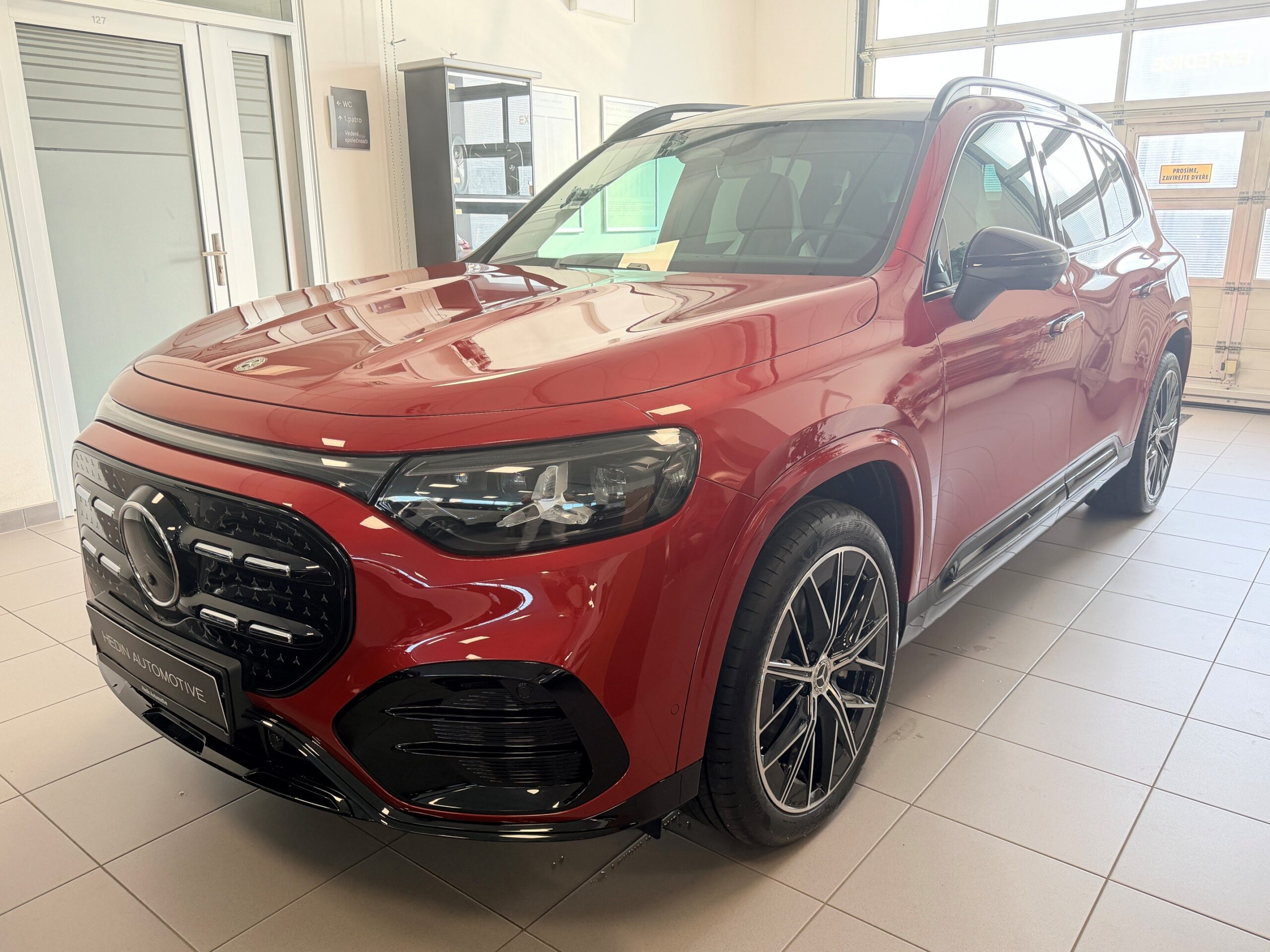 Mercedes-Benz GLB 350 4MATIC s technologií EQ