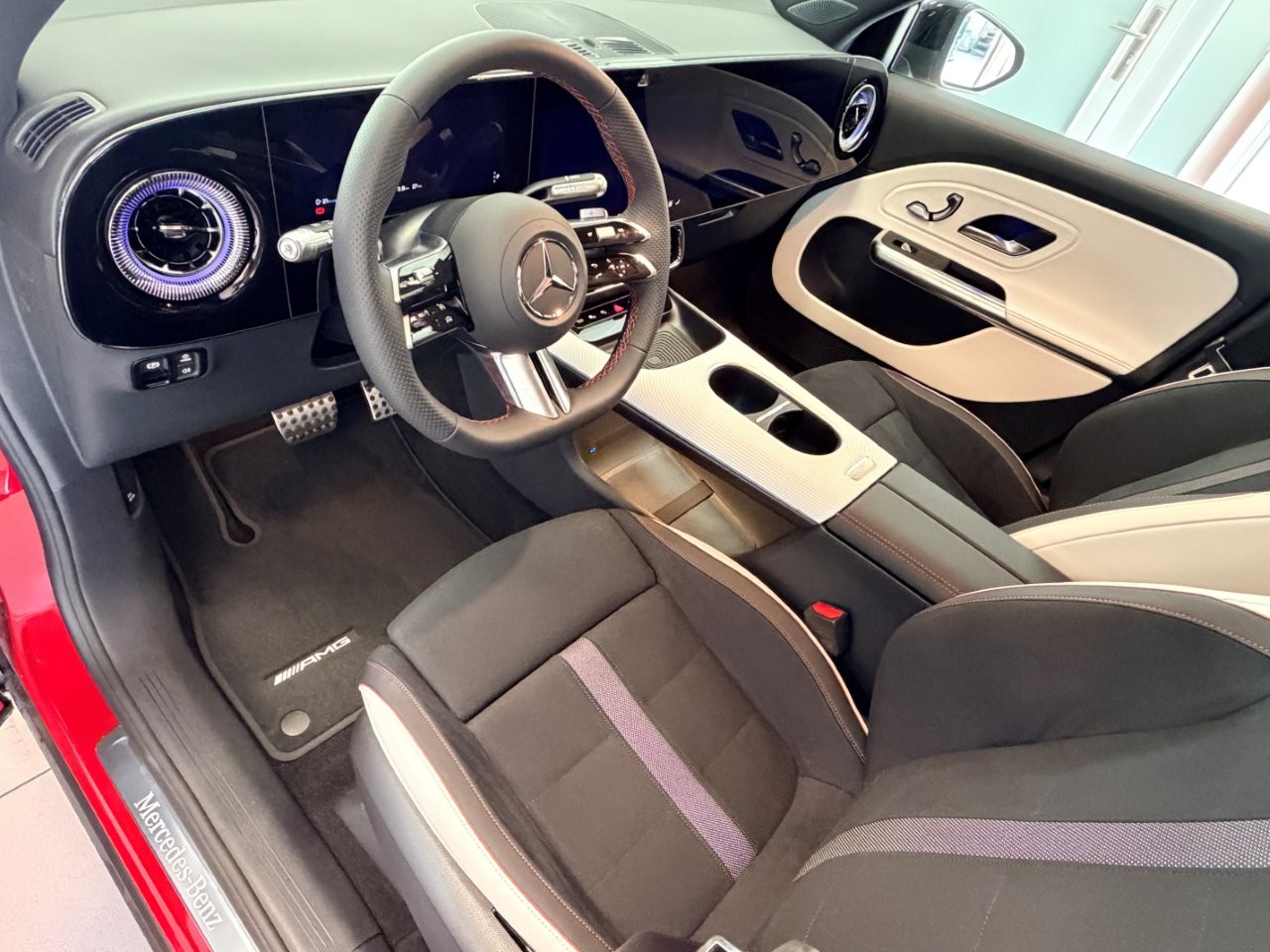 Mercedes-Benz GLB 350 4MATIC s technologií EQ - Obrázek 2