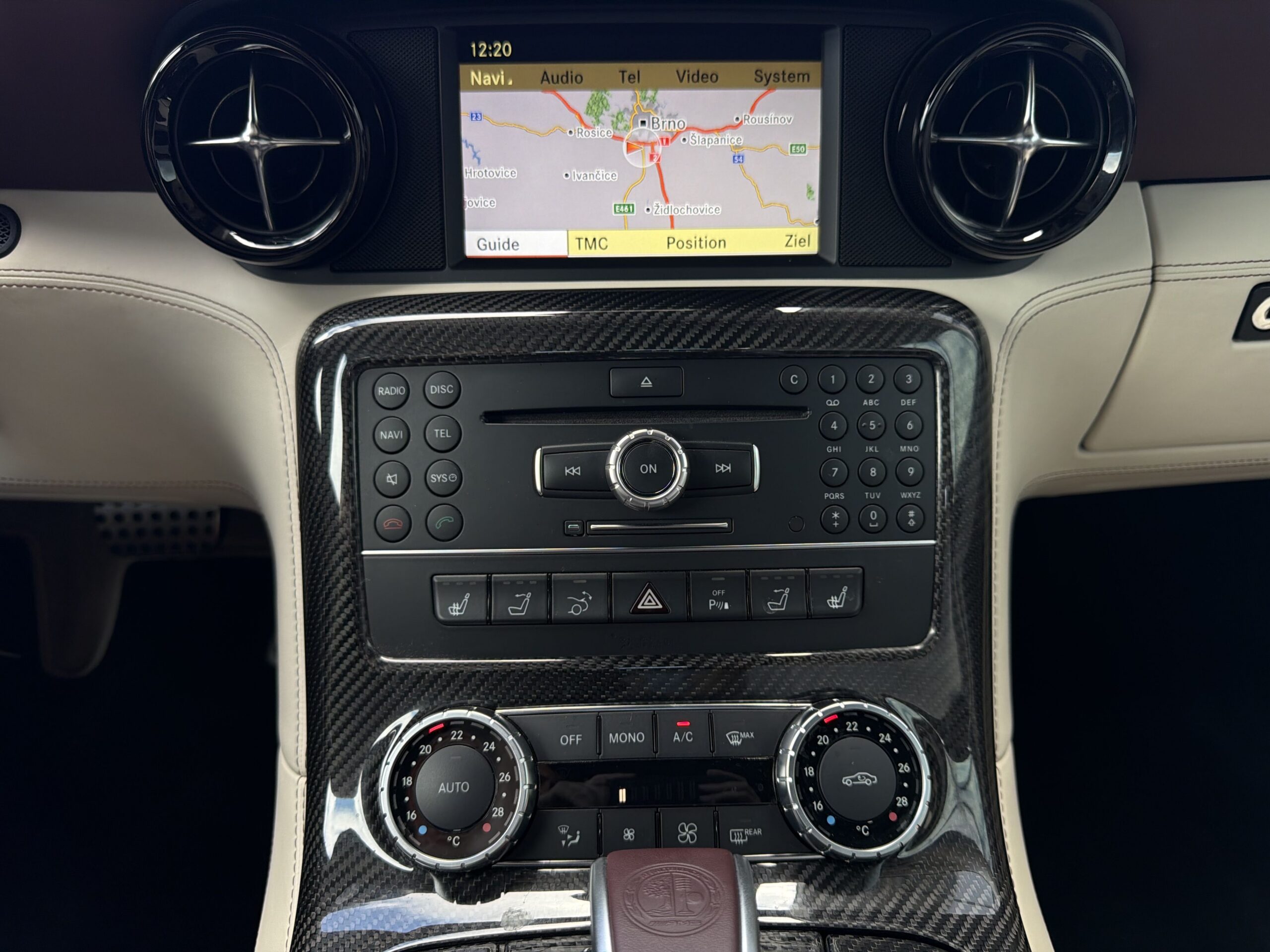 Mercedes-Benz SLS AMG 63 GT Roadster - TOP - Obrázek 13