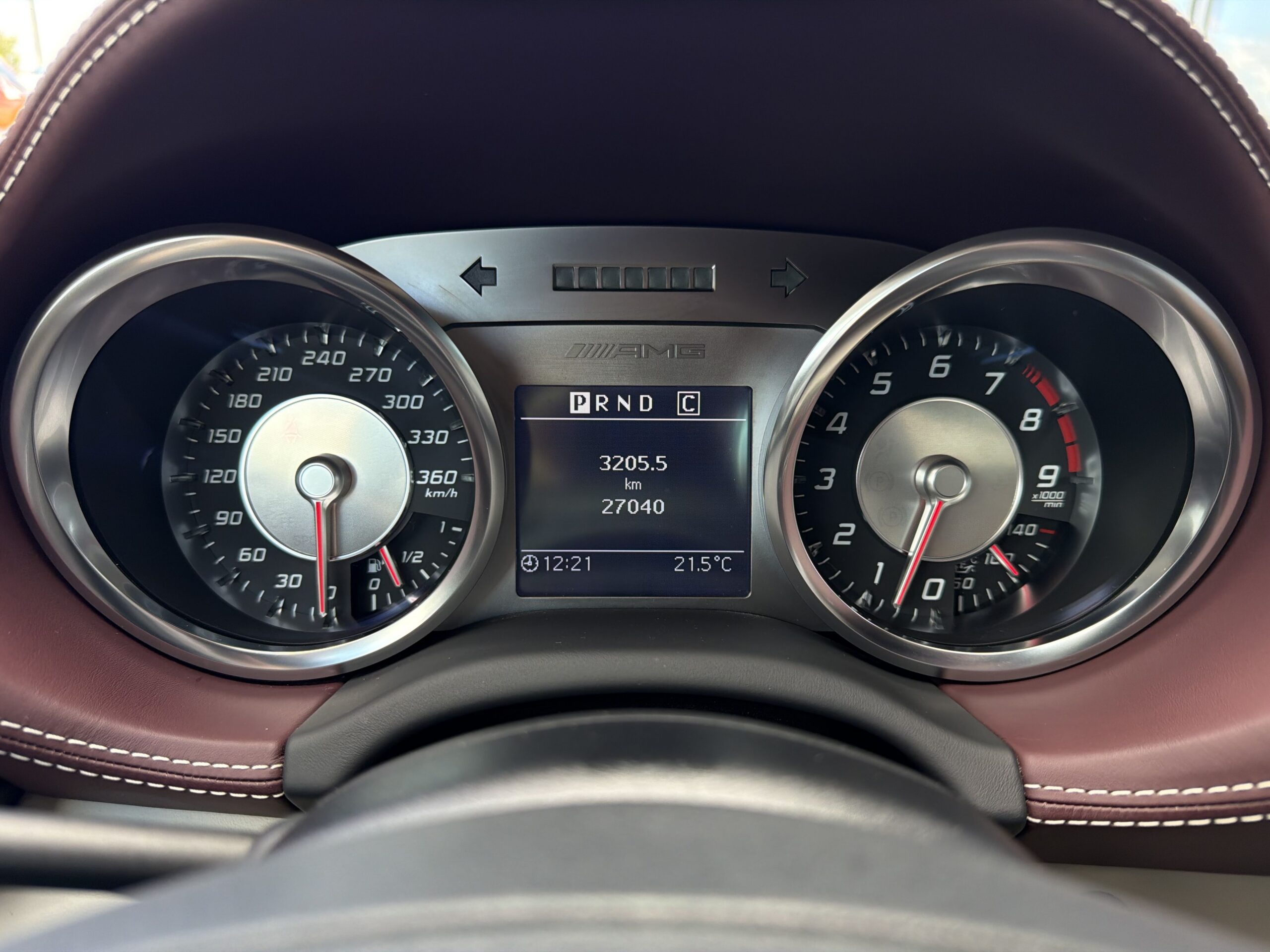 Mercedes-Benz SLS AMG 63 GT Roadster - TOP - Obrázek 12