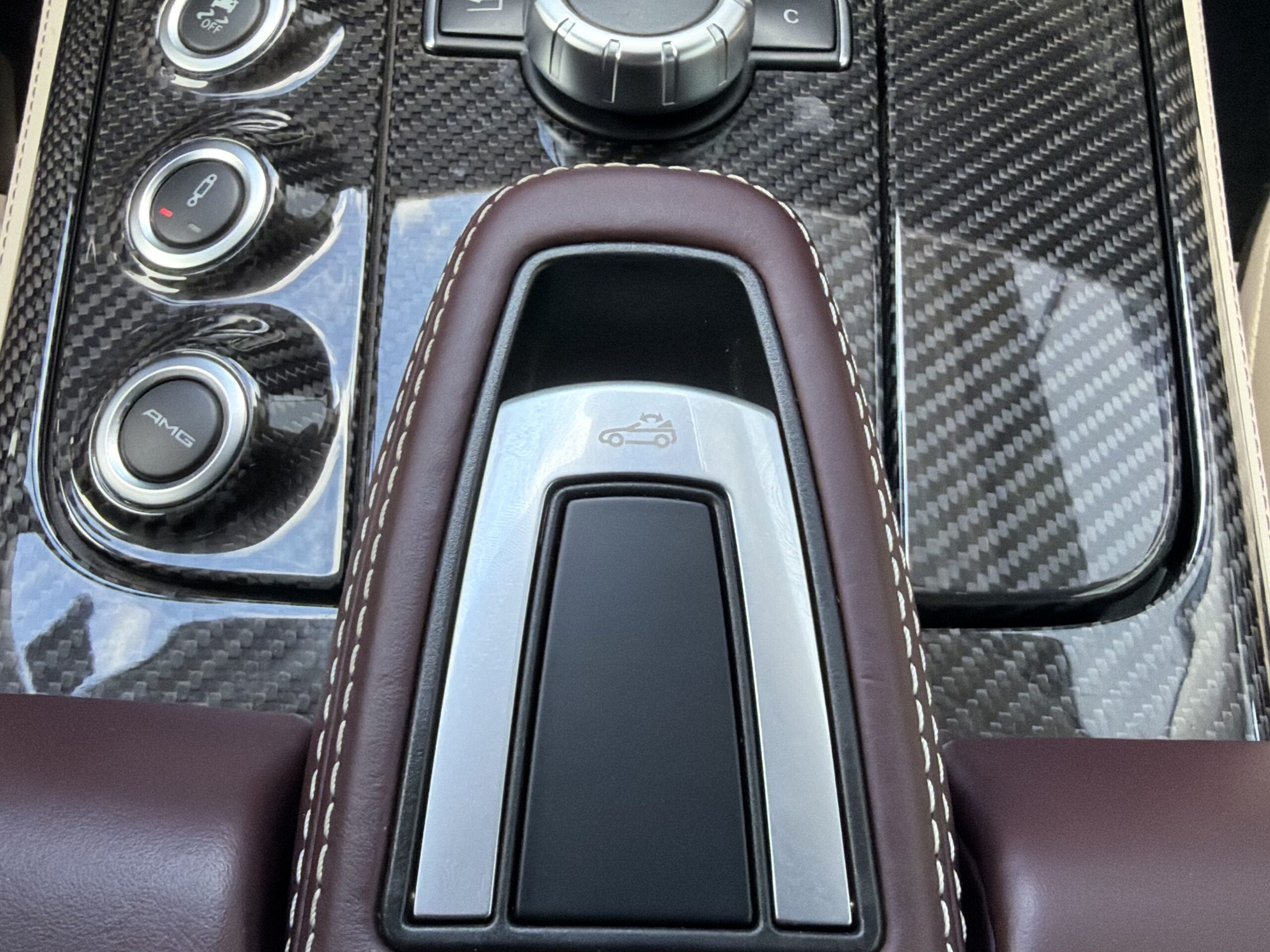 Mercedes-Benz SLS AMG 63 GT Roadster - TOP - Obrázek 19