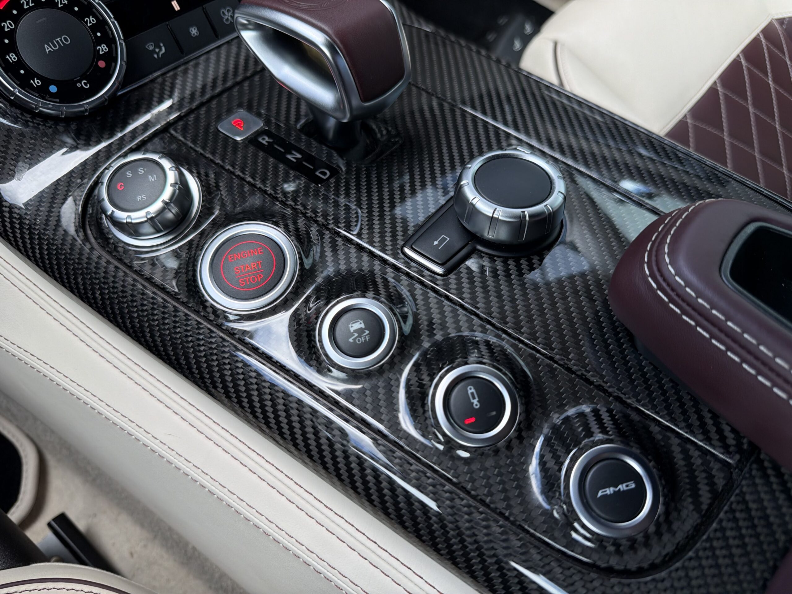 Mercedes-Benz SLS AMG 63 GT Roadster - TOP - Obrázek 17