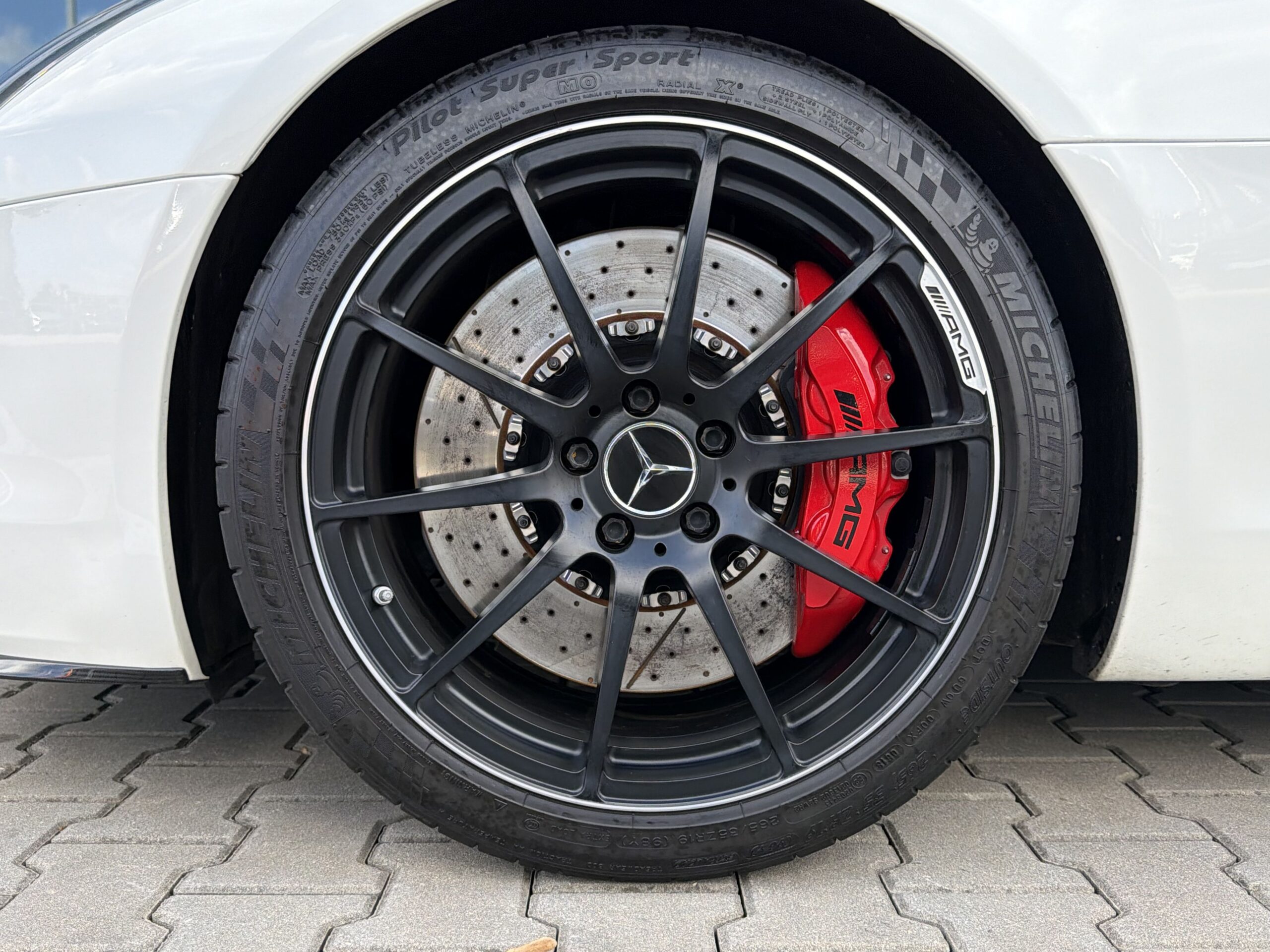 Mercedes-Benz SLS AMG 63 GT Roadster - TOP - Obrázek 25