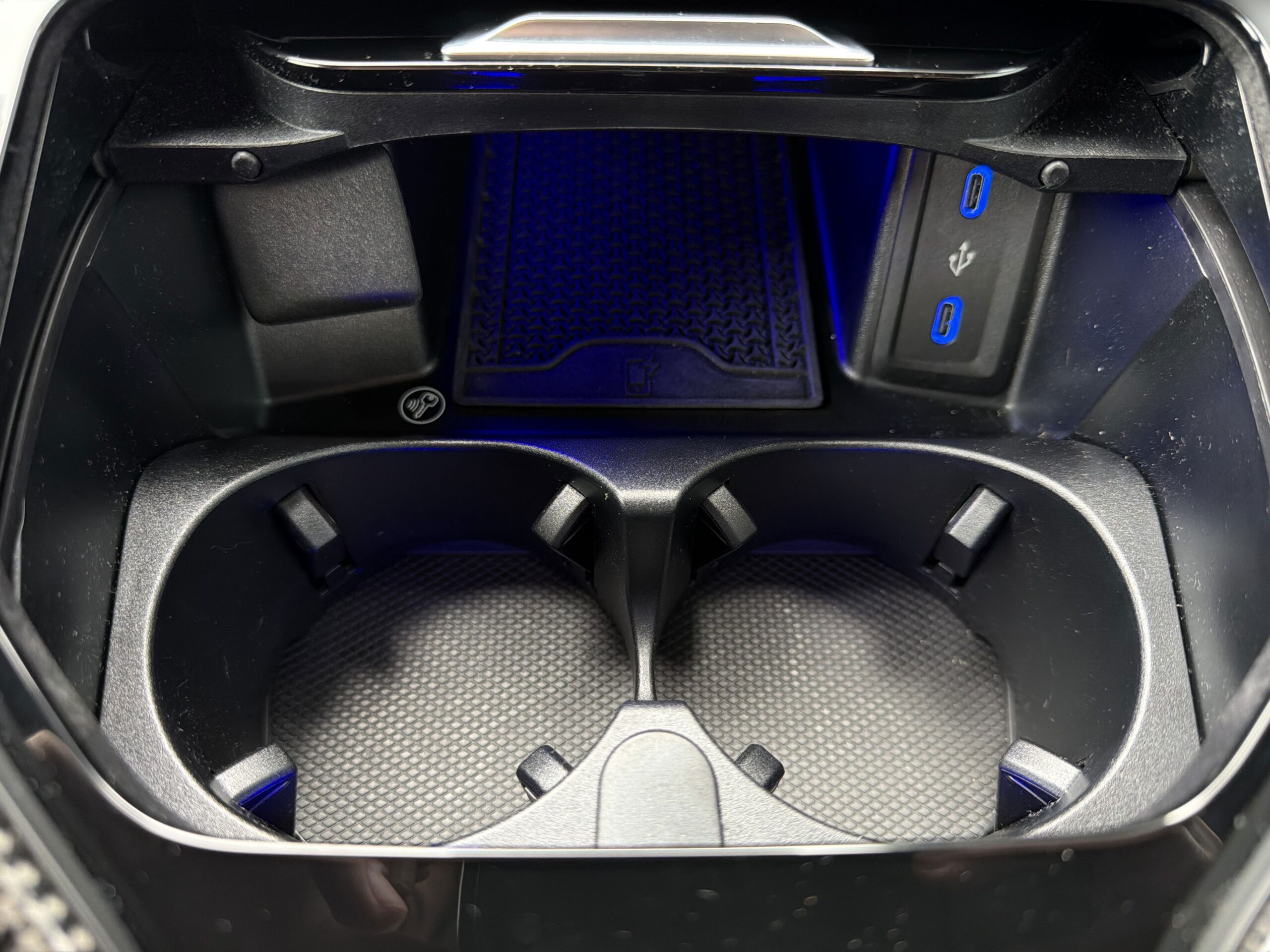 Mercedes-AMG GT 63 4MATIC+ Kupé MANUFAKTUR - STAV NOVÉHO! - Obrázek 20